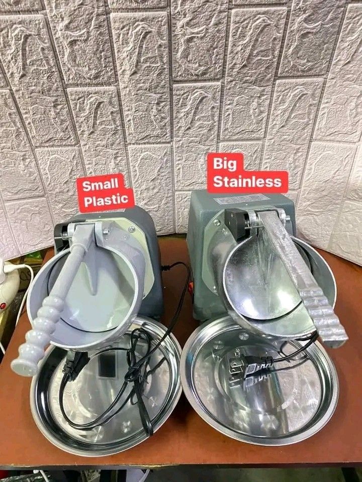 Ice Crushing Machine - Small Plastic and Big Stainless (Category: Other Kitchenware & Tableware) located in Makati City. Submitted by oideme (Listing ID 1419909954, Image 2). Description: Small - 1600 Big- 1900.