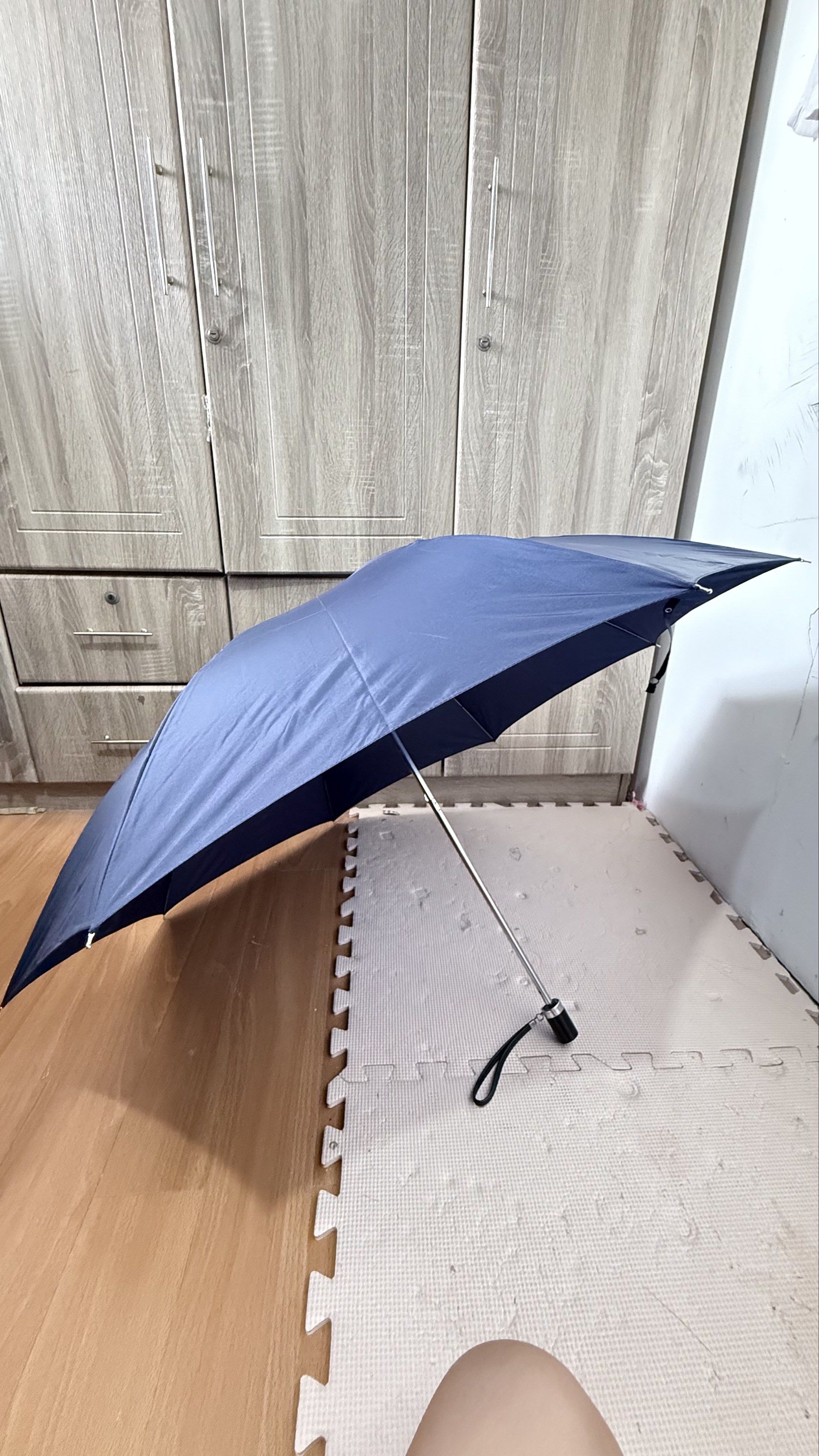 Japan Umbrella (Category: Umbrellas) located in Naga. Submitted by JapaNix (Listing ID 1419816458, Image 3). Description: Japan Umbrella Blue actual color Windproof super sturdy Very Quality 💯 .