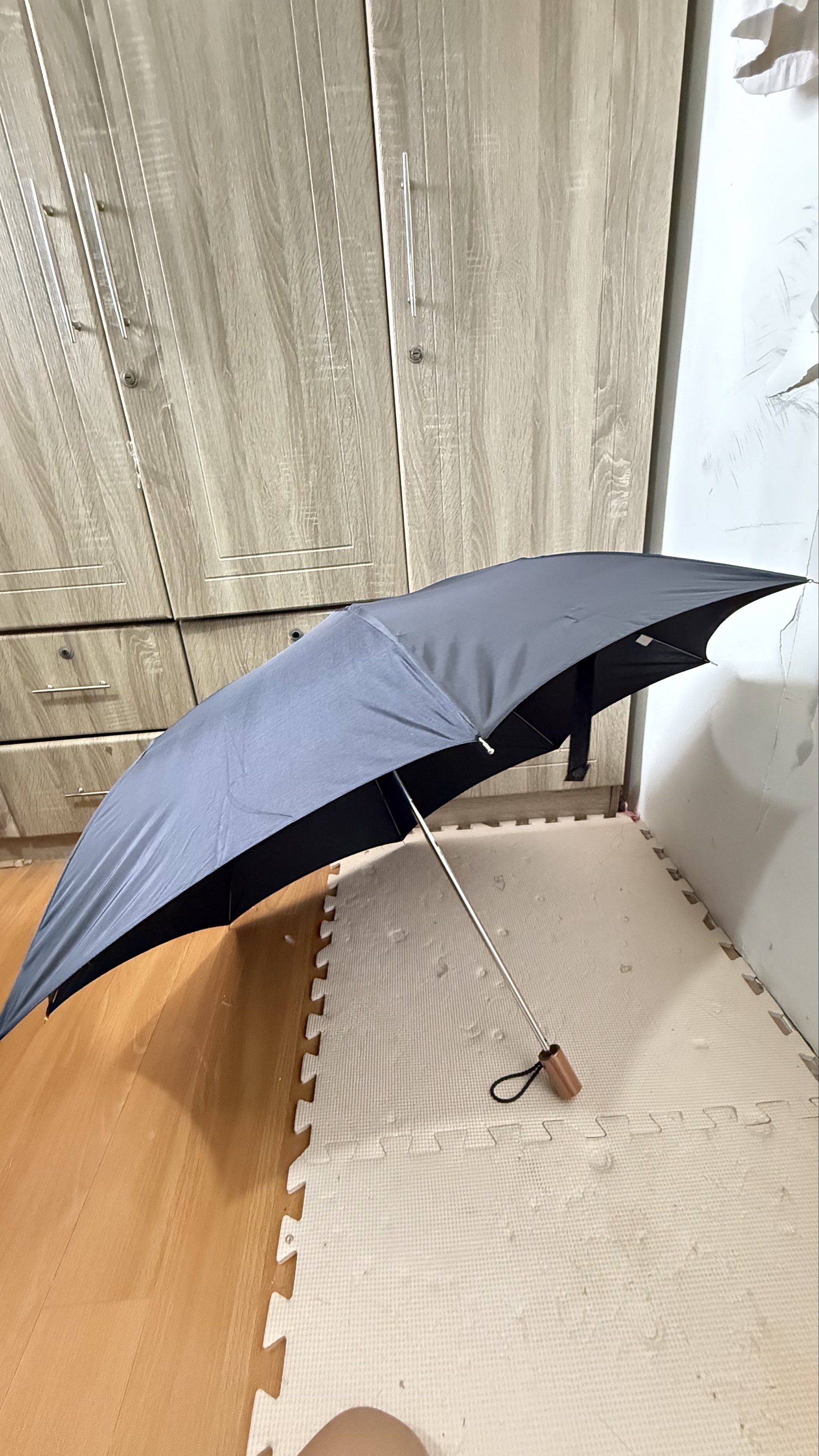 Japan Umbrella (Category: Umbrellas) located in Naga. Submitted by JapaNix (Listing ID 1419816544, Image 3). Description: Japan Umbrella Super black actual color Windproof super sturdy Very Quality 💯 .