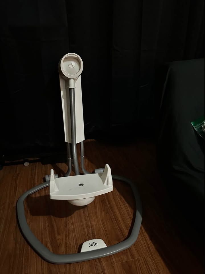 Joie Serina 2-in-1 Electric/Automatic Swing (Category: Other Kids Furniture) located in Quezon City. Submitted by pokingbubbles (Listing ID 1419814759, Image 2). Description: Super convenient for first time parents who have a hard time with the traditional duyan. Baby loved it for his daytime naps and pampaantok at night. With box and manual - Suitable from birth to 9 kg - Lift off seat turns this baby swing into a portable baby rocker you can ea