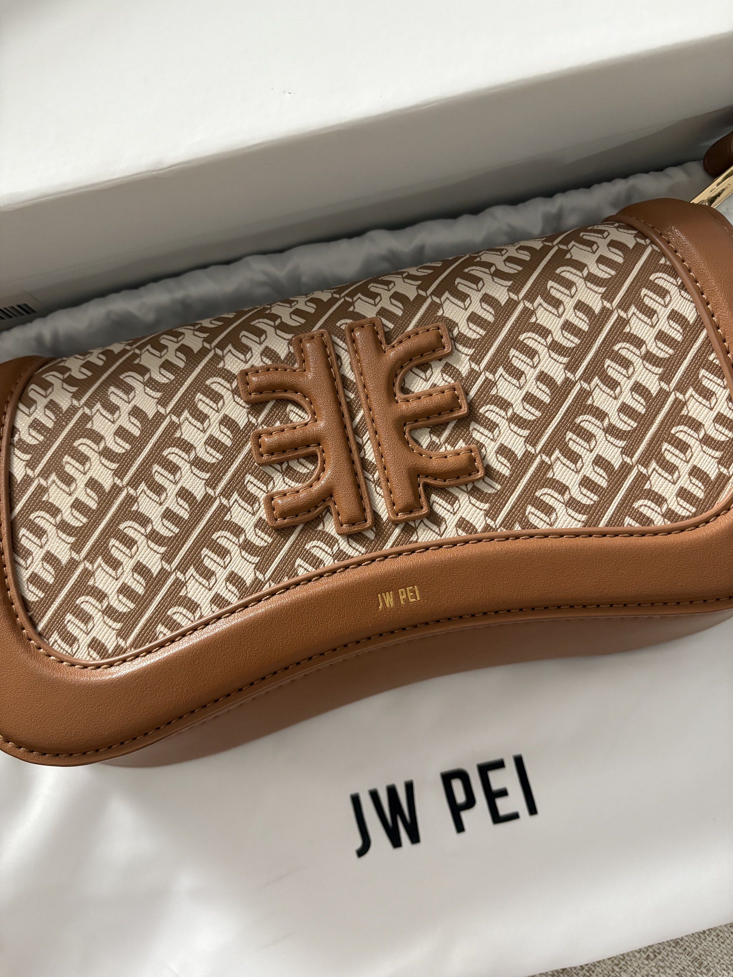 JW PEI Joy Bag (Category: Luxury Bags & Wallets) located in Paranaque City. Submitted by aamlicup51680 (Listing ID 1419816683, Image 2). Description: Twice used Like new!! .