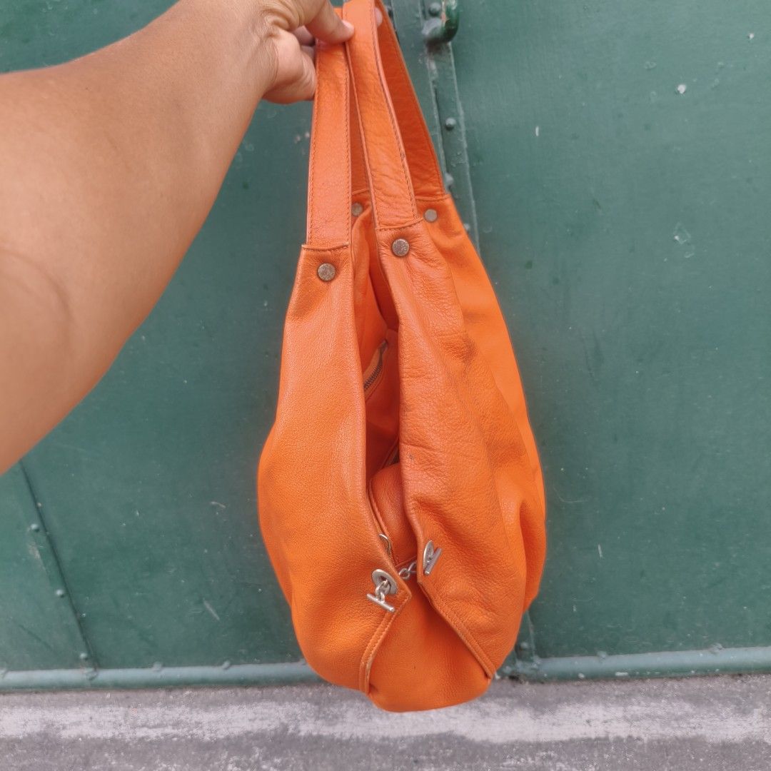 LAMODA (Category: Shoulder Bags) located in Cavite. Submitted by erwheen (Listing ID 1419780061, Image 3). Description: EXCELLENT CONDITION COLOT RATE 9/10 ISSUE NEED CLEAN ONLY DM IF INTERESTED 💌💌 MOP GCASH COURIER J&T / LALAMOVE LOCATION CAVITE CITY NO COD / COP.
