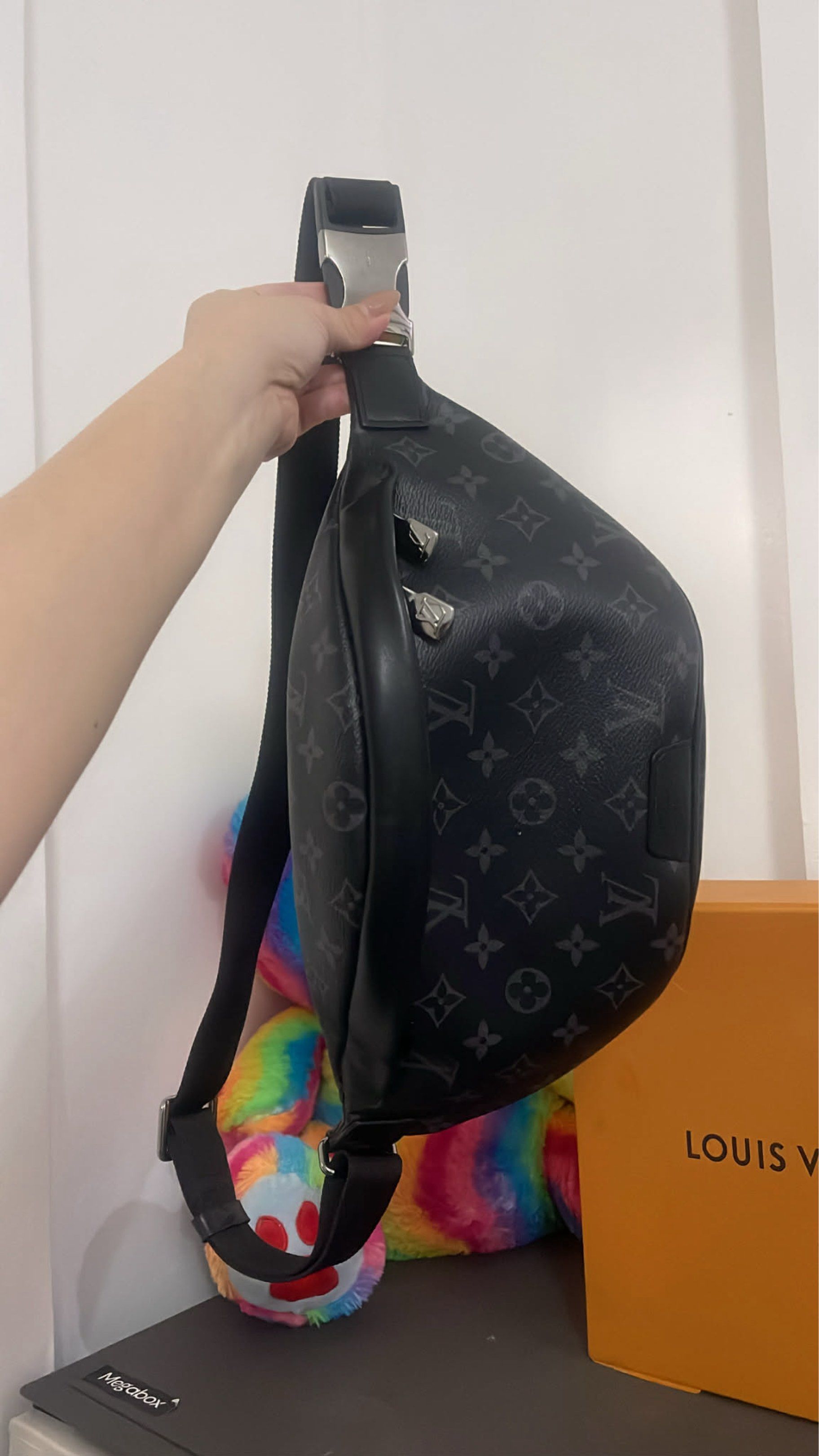 Louis vuitton (Category: Luxury Bags & Wallets) located in Paranaque City. Submitted by sarahlarsson_ (Listing ID 1419878375, Image 3). Description: Complete.