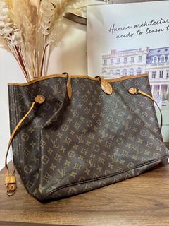 (Category: ) located in . Submitted by shopaholic-preloved (Listing ID 1419850559, Image 1). Description: .