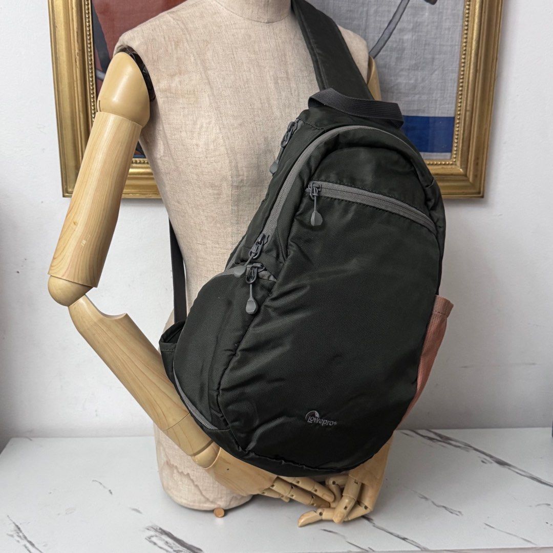 Lowepro camera body bag (Category: Camera Bags & Carriers) located in Rizal. Submitted by houseofbell (Listing ID 1419888073, Image 1). Description: Still good condition No flaws Dimension 16x9 inches.