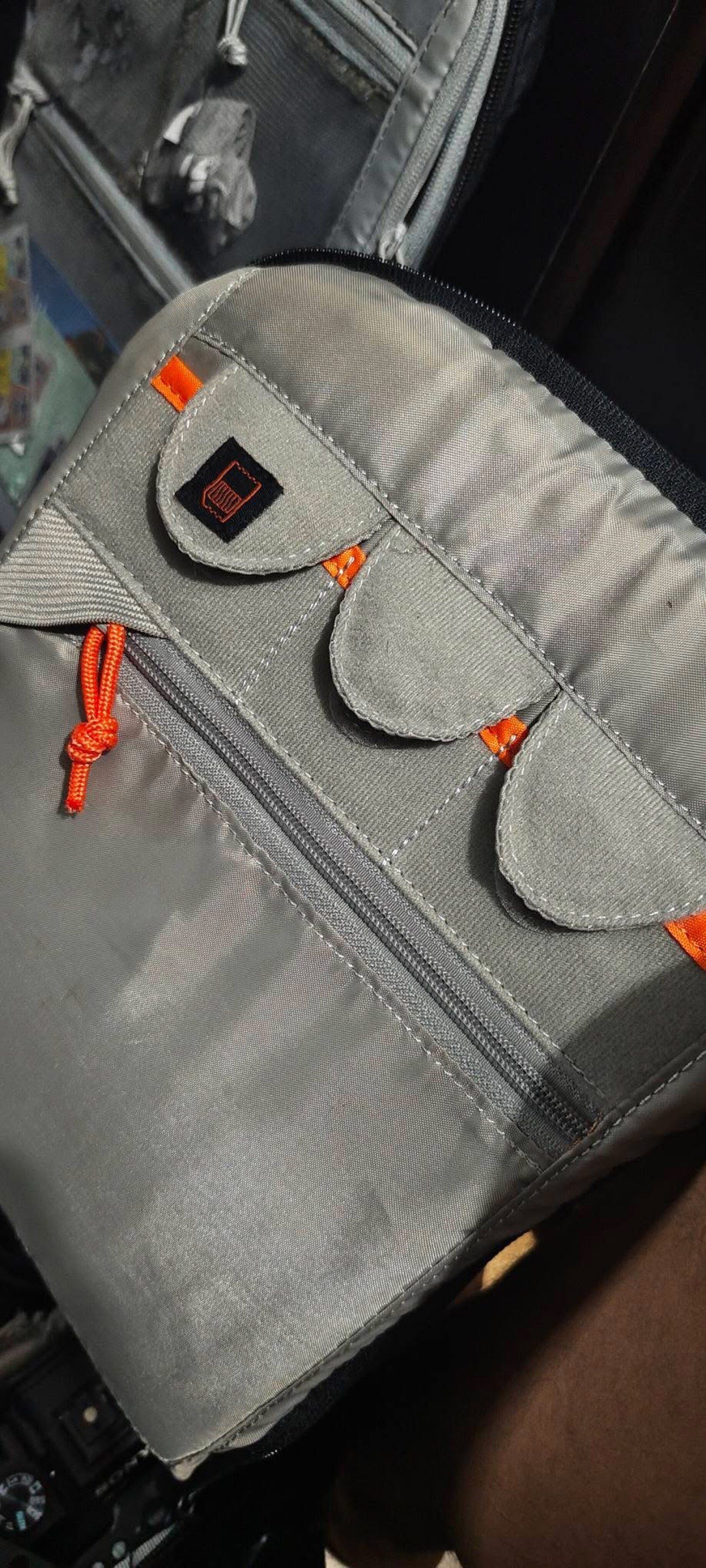 Lowepro Flipside 400 AW Pro Backpack (Category: Backpacks) located in Imus. Submitted by robbiejen (Listing ID 1419818624, Image 3). Description: For photographer or videographer na need na ng bagong bagpack eto na un solid bagong bago bigay ko mura Sample lng yan nilagay ko gamit ko. Regalo sakin ng bayaw ko galing barko. Almost new nandyn orig price. RFS. May bag pa ako No issue 100Like new For sale Lowepro Flipside 400Aw 4000 Fix.
