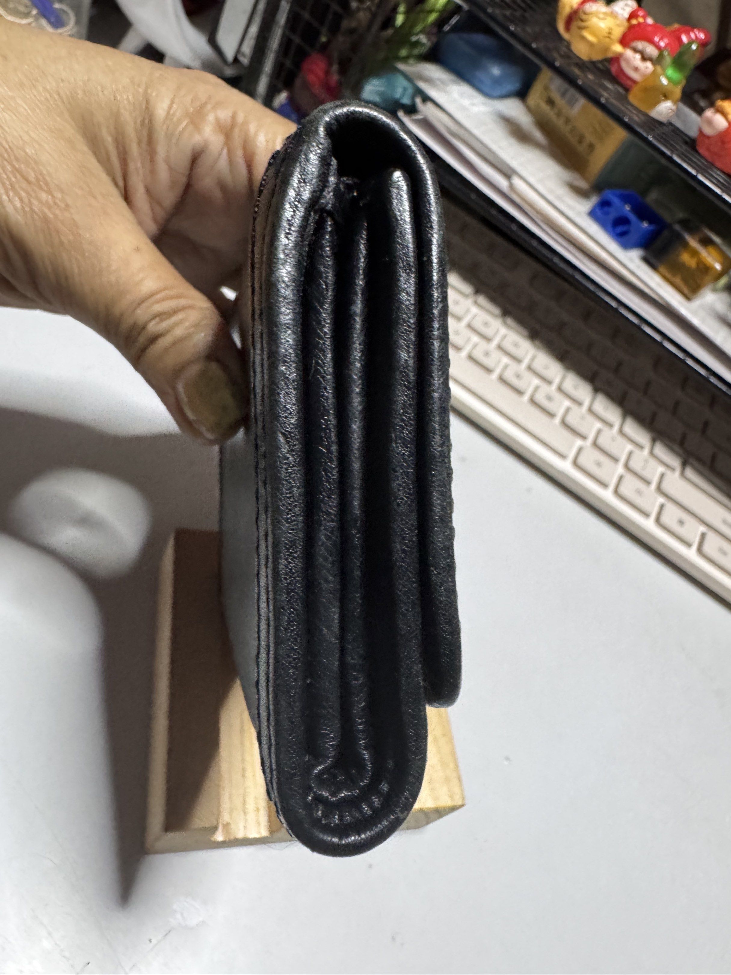 Marc by Marc Jacobs Black Leather Wallet (Category: Luxury Bags & Wallets) located in Taytay. Submitted by jp4_fashion_hub (Listing ID 1419918155, Image 3). Description: Hardware fading 5.10” x 3.75” Preloved Manage expectations .