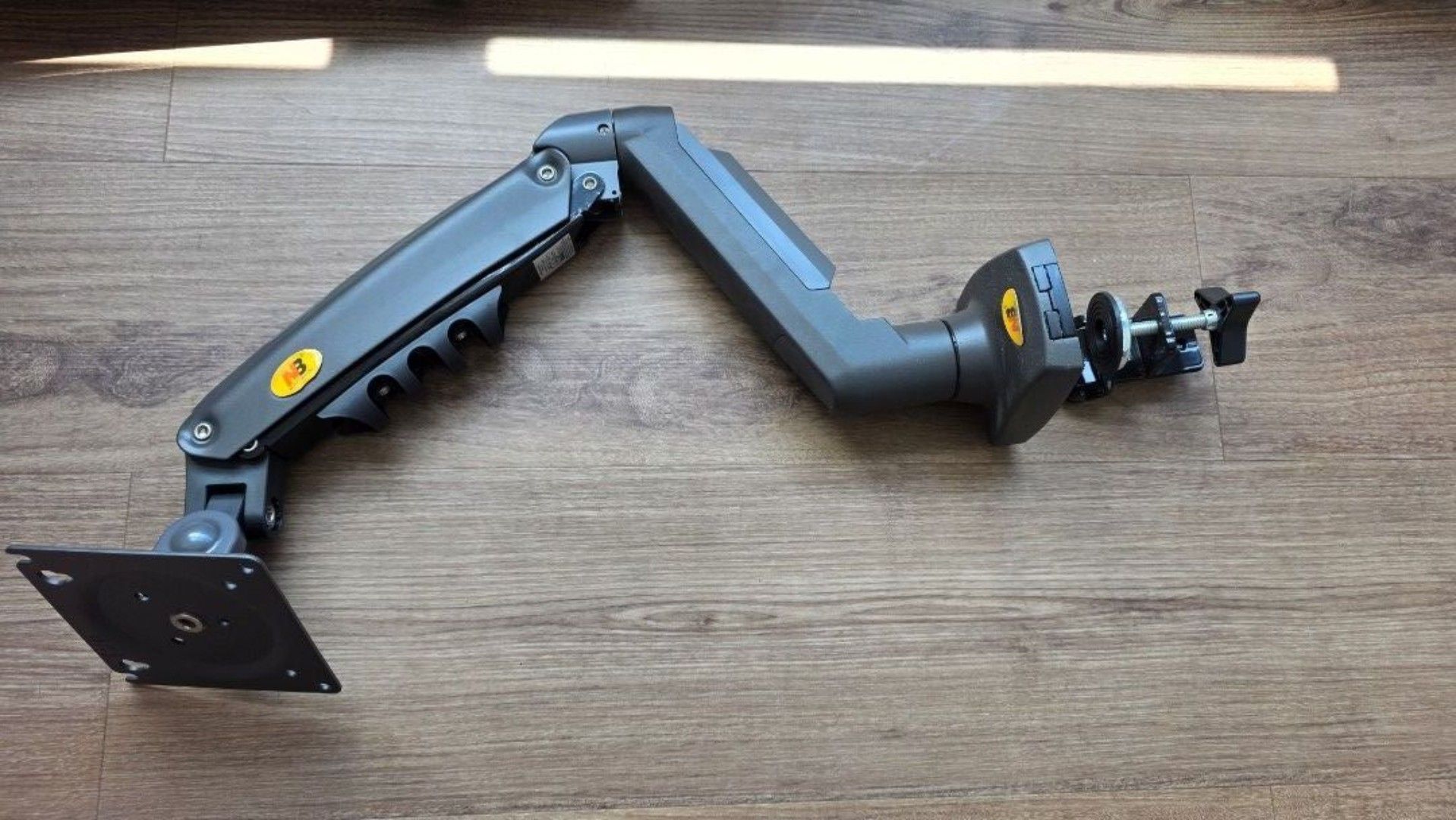 Monitor Arm - Adjustable449267949560801280