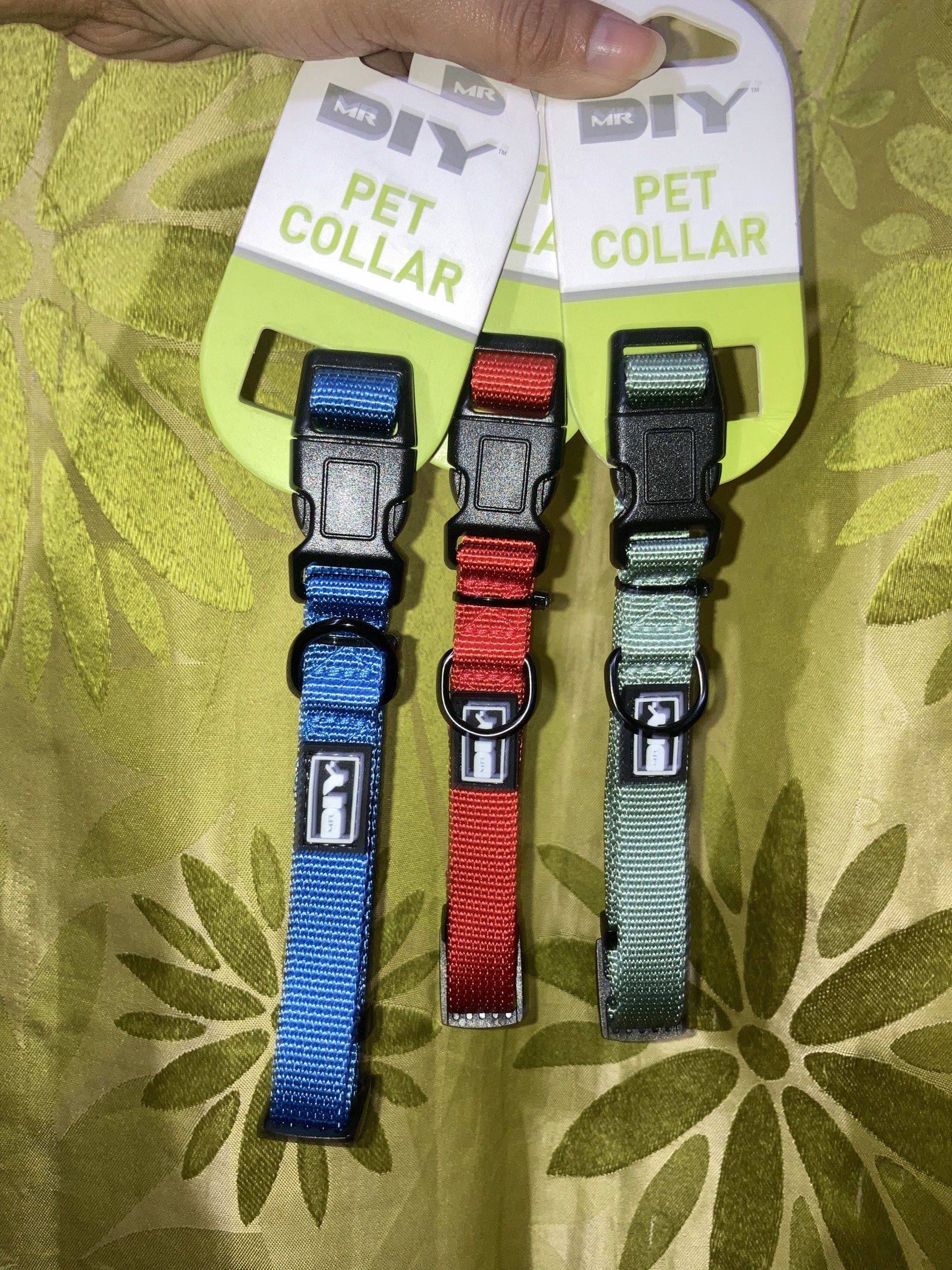 Mr. DIY Pet Collar (Category: Homes & Other Pet Accessories) located in Manila. Submitted by declutteria_forest (Listing ID 1419925132, Image 1). Description: - Mr. DIY pet collars - Available colors: Blue, Red, Green - Designed for small pets - Features a secure buckle - Includes a metal D-ring for leash attachment - Brand new and ready to uses 100 take all.