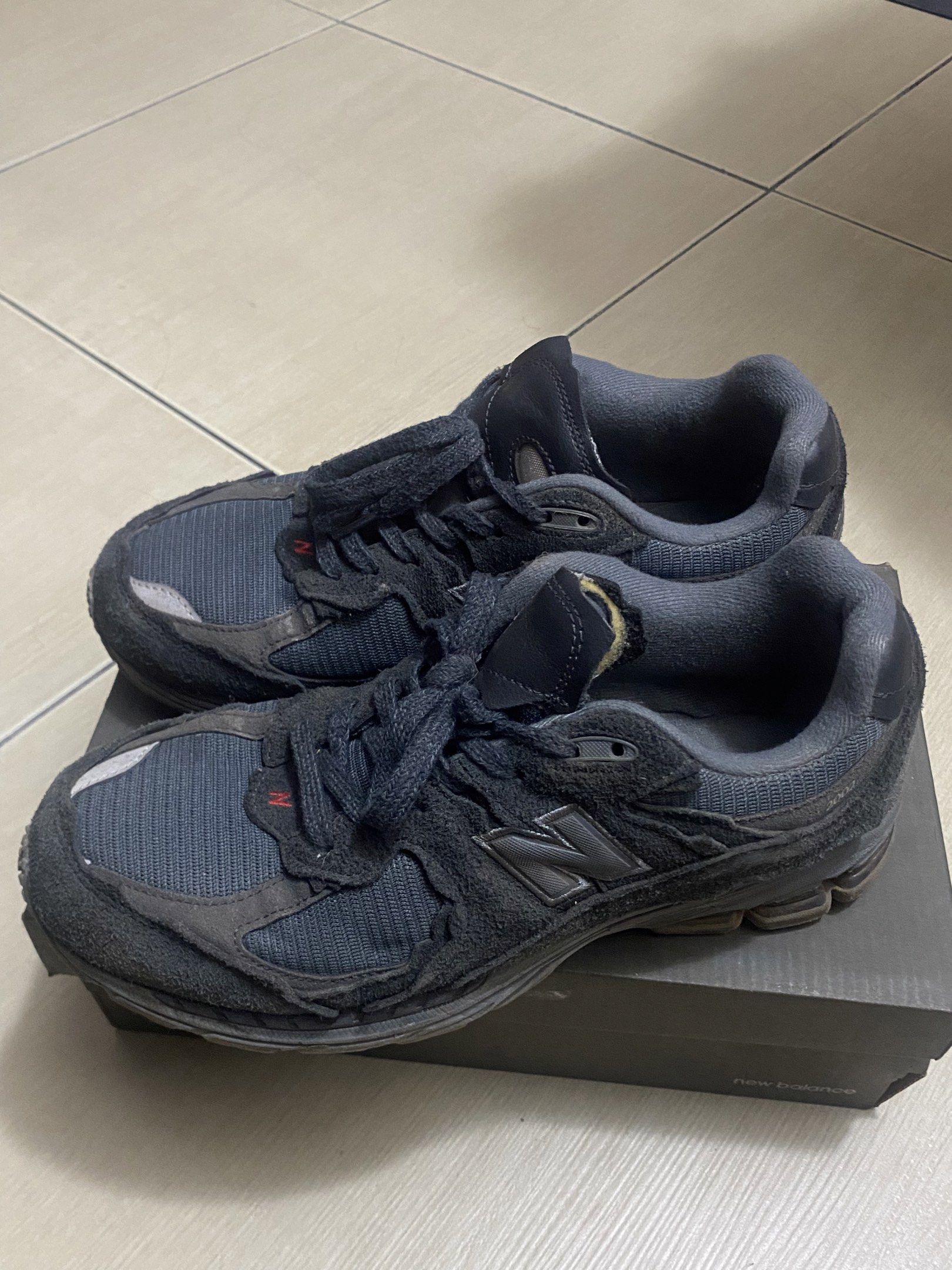 New Balance 2002R (Category: Sneakers) located in San Jose del Monte. Submitted by _notmichael (Listing ID 1419944898, Image 2). Description: used twice | in good condition w box rfs: not my style anymore .
