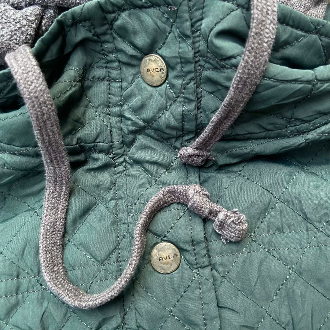 RVCA Quilted Sweatshirt Button Up Jacket (Category: Coats, Jackets and Outerwear) located in Angeles City. Submitted by eriellynnthrifts (Listing ID 1419877637, Image 3). Description: 21x27 L on Tag M-L Fittings Good Condition. See photo for details 350 Angeles City Pampanga.