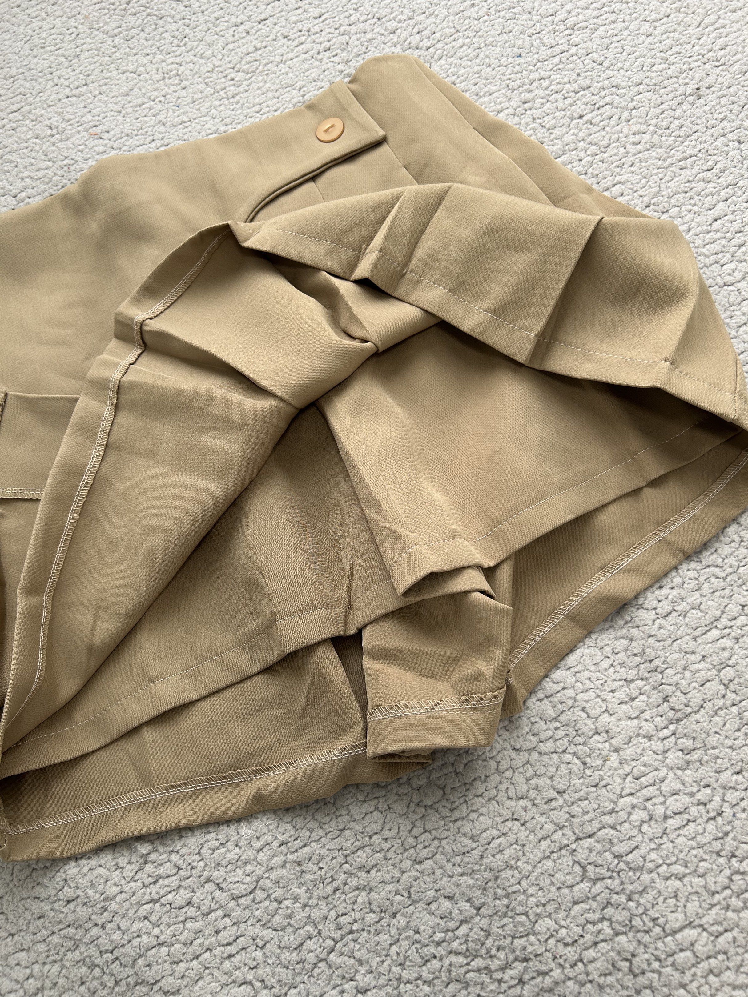 talent overlapping semi-pleated skort in khaki (Category: Skirts) located in Rizal. Submitted by curatedbylima (Listing ID 1419953812, Image 3). Description: talent overlapping semi-pleated skort in khaki - brand new - got this from a bkk pasabuy (PHP 799 orig price) 🇹🇭 - garterized back - dami ko na rin ganito personally, hahah 👌 freesize waist: 30-42 in. hips: 52 in. length: 16 in. ✨ best fits XL-3XL PHP 580 modes of payment 💰 gcash 💰 goty