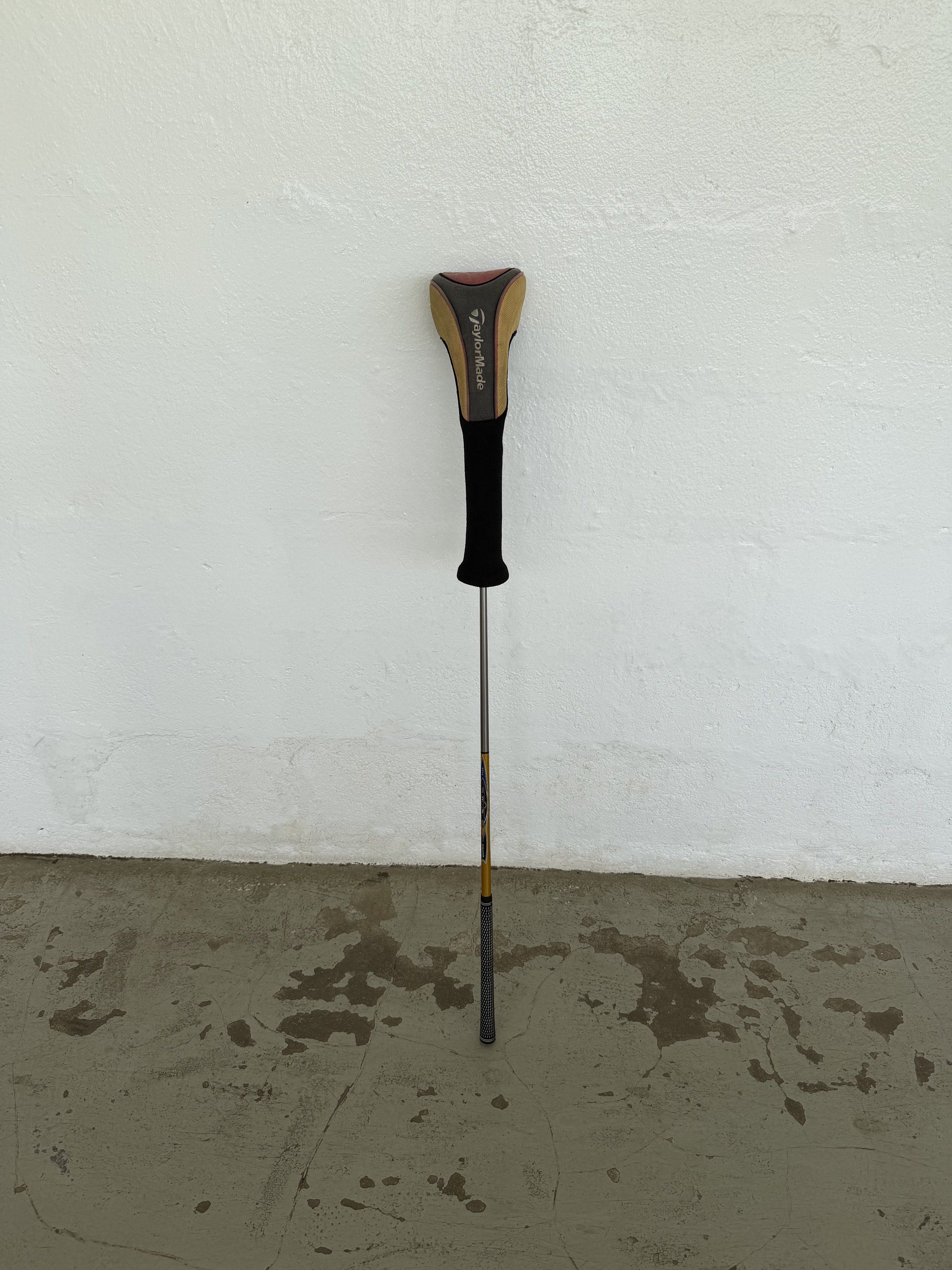 Taylormade R7 460 Driver (Category: Golf) located in Quezon City. Submitted by dogperson22 (Listing ID 1419872661, Image 1). Description: 10.5 loft R Flex, 50 grams 44.5 length Lankin standard grip Location: QC Katipunan.