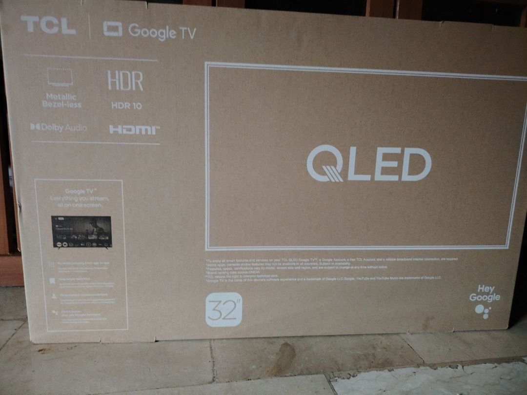 TCL 32'' QLED TV (Category: TV) located in Quezon City. Submitted by chescakes18 (Listing ID 1419814087, Image 1). Description: For sale: Brand New TCL 32'' Full HD QLED Google TV with free wall mount bracket. Last price negotiable.
