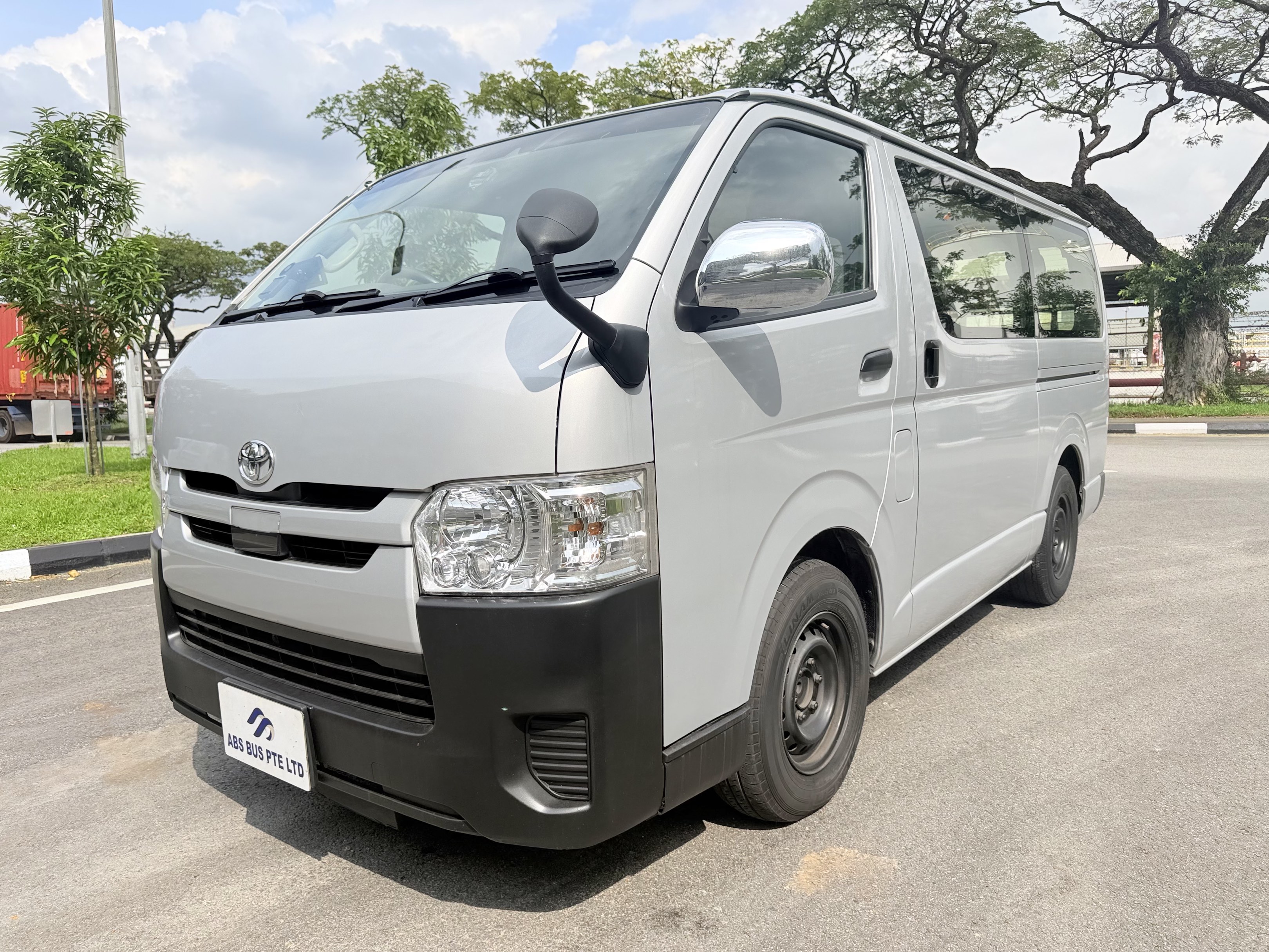 Auto Hiace Toyota Hiace 2.8 DX Auto, Cars, Commercial Vehicles, Used on Carousell