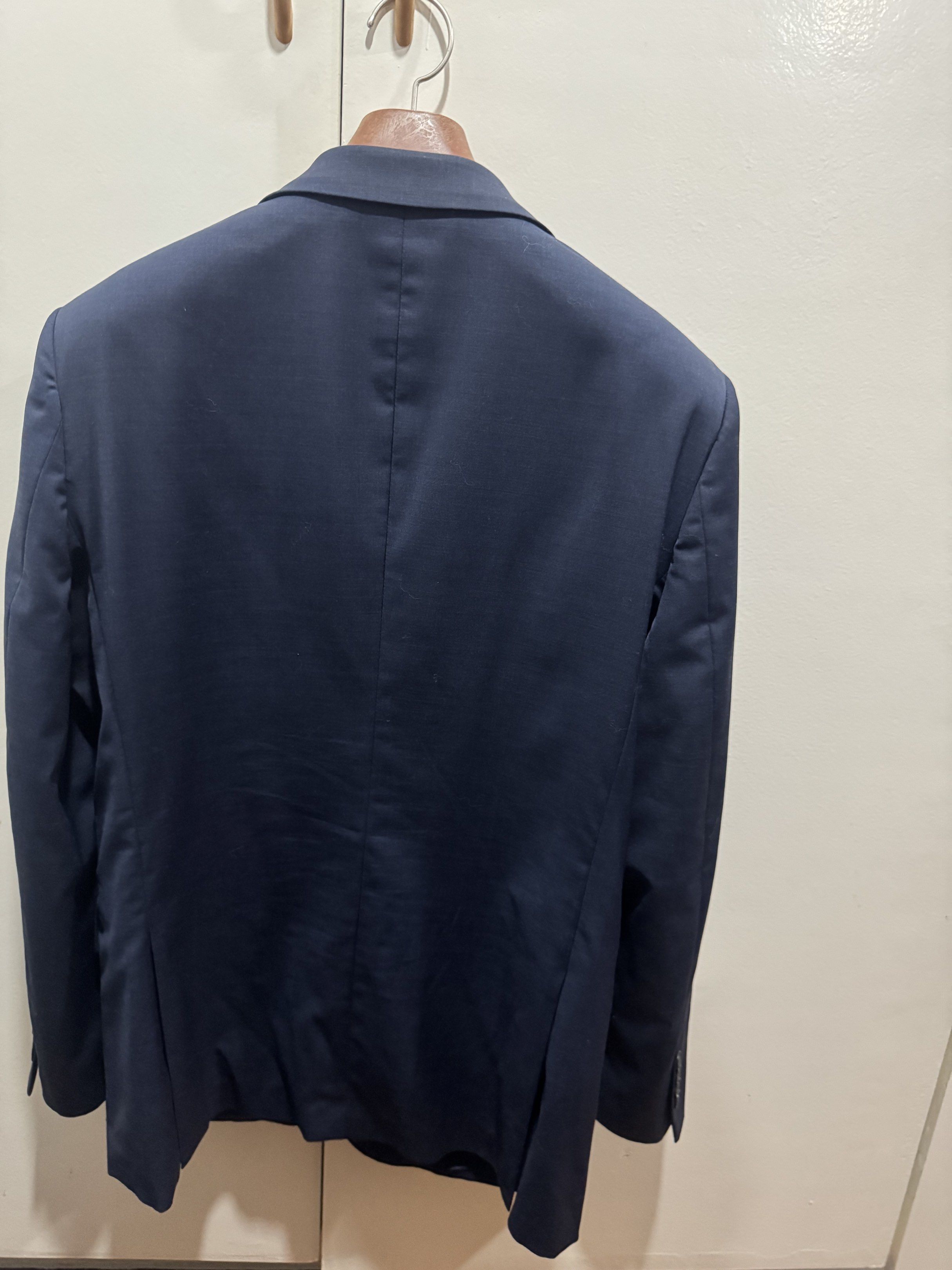 Trugen Formal Coat suit (Category: Coats, Jackets and Outerwear) located in Las Pinas. Submitted by carvp (Listing ID 1419943214, Image 2). Description: Color: Navy blue Dimensions on the photo.