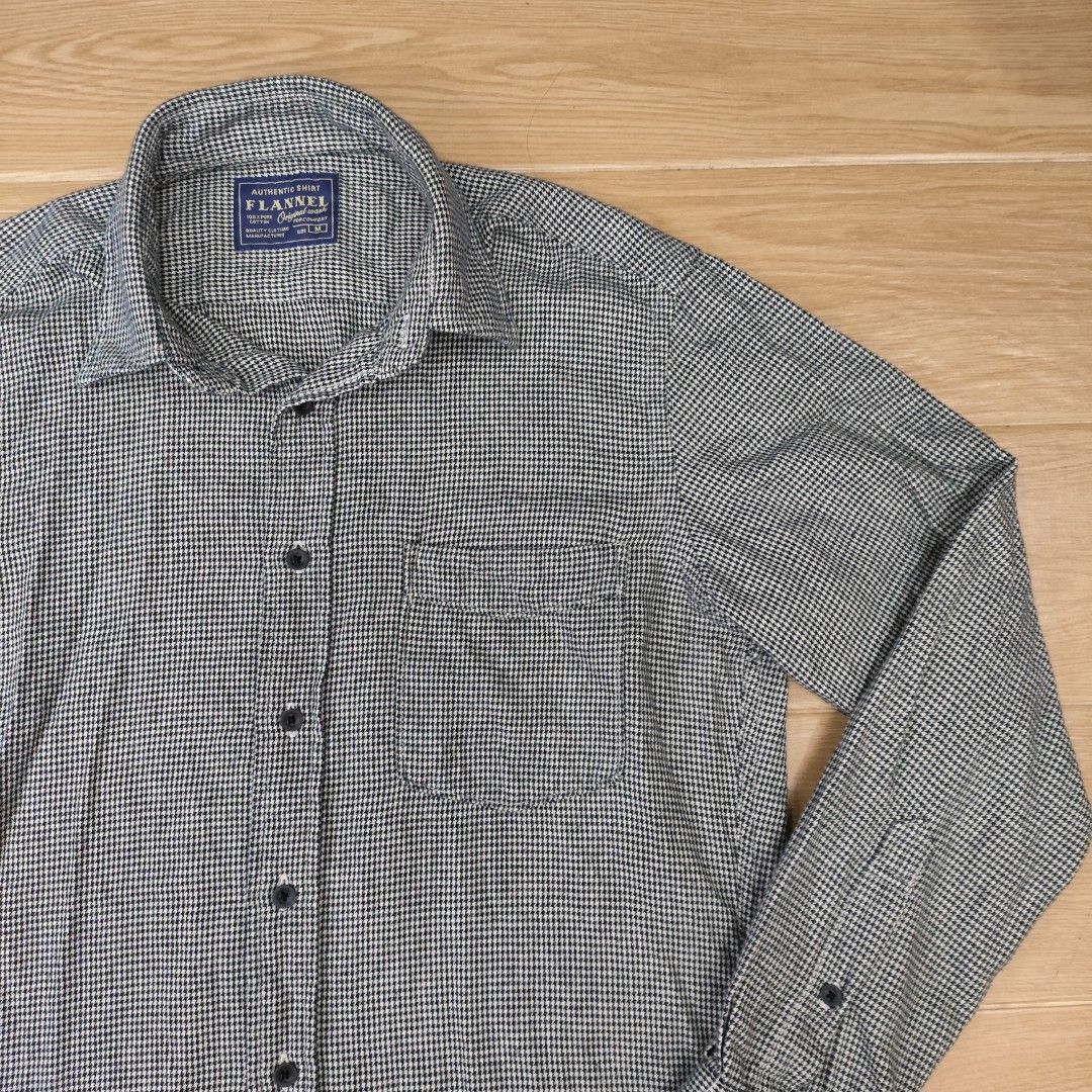 Uniqlo Flannel Polo Long Sleeves (Category: Tshirts & Polo Shirts ) located in Tagaytay City. Submitted by splurge_ (Listing ID 1419946830, Image 3). Description: For Sale: ▫️Uniqlo Flannel Polo Long Sleeves ▫️ Complete tags ▫️ Brand New/ Deadstock Condition ▫️Size Medium on tag Dimensions: ▫️ Length - 30 inches ▫️ Width - 19.5 inches ▫️Arm Length -22 inches ▫️Arm Width-8 inches Php 600 ▫️ Shipping fee is already included ▫️ Shipping via J&T ▫️ T