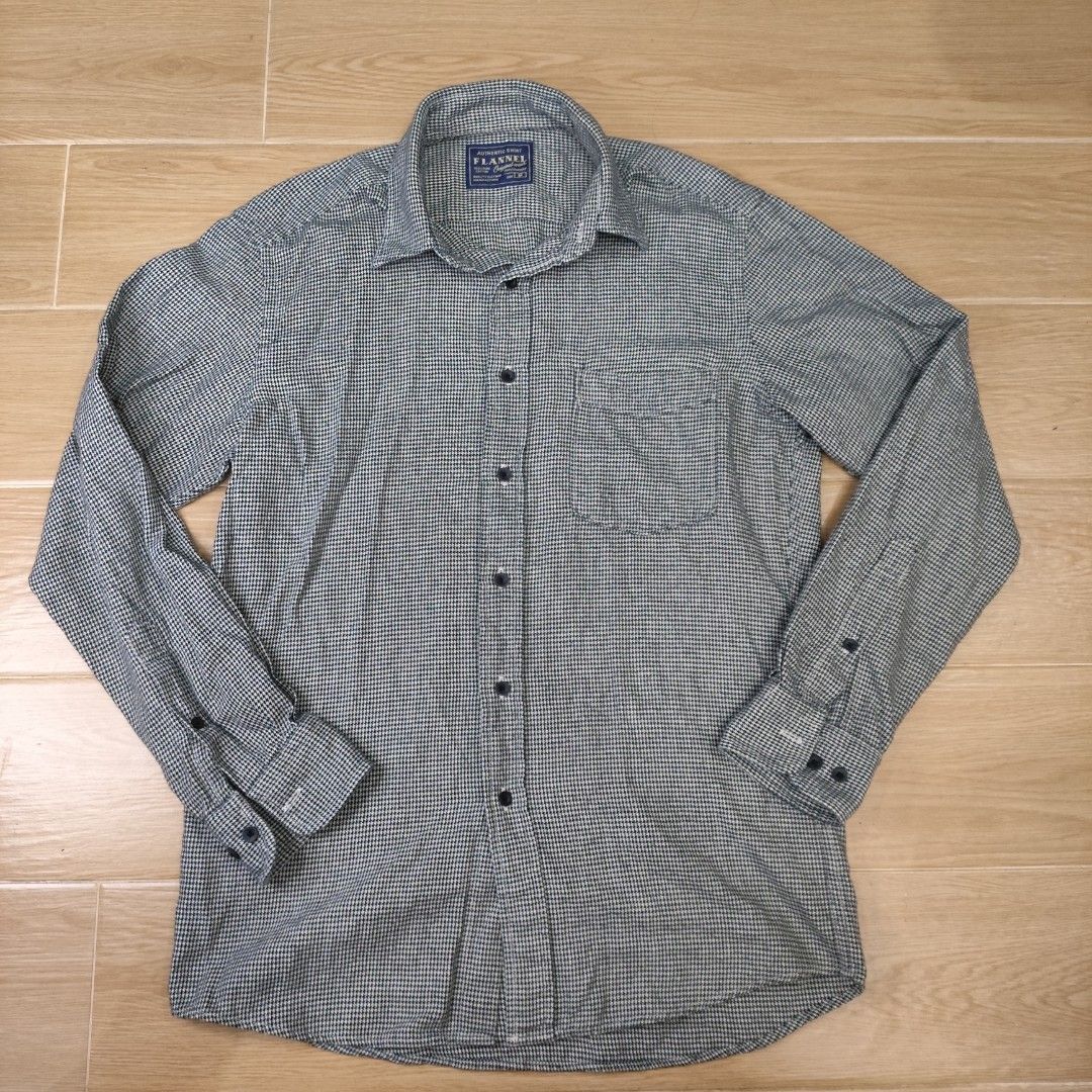 Uniqlo Flannel Polo Long Sleeves (Category: Tshirts & Polo Shirts ) located in Tagaytay City. Submitted by splurge_ (Listing ID 1419946830, Image 1). Description: For Sale: ▫️Uniqlo Flannel Polo Long Sleeves ▫️ Complete tags ▫️ Brand New/ Deadstock Condition ▫️Size Medium on tag Dimensions: ▫️ Length - 30 inches ▫️ Width - 19.5 inches ▫️Arm Length -22 inches ▫️Arm Width-8 inches Php 600 ▫️ Shipping fee is already included ▫️ Shipping via J&T ▫️ T