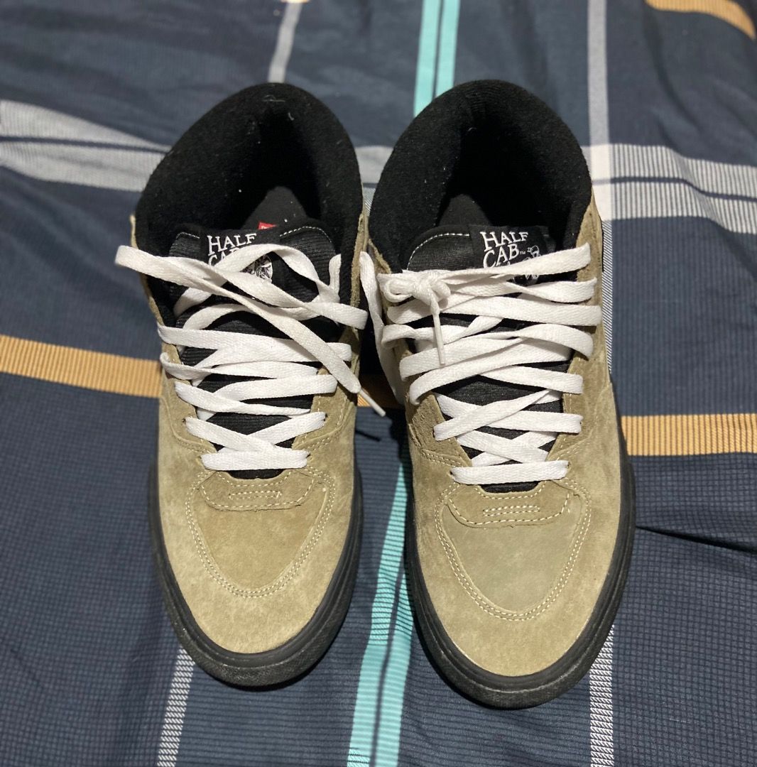 Vanz xElijah Berle skate Half Cab (Category: Sneakers) located in Paranaque City. Submitted by vincechong0813 (Listing ID 1419911794, Image 1). Description: Vans Half Cab Pro skate shoes in a tan suede upper with black soles. Features the Half Cab logo on the side. The shoes have white laces and a black padded collar. .