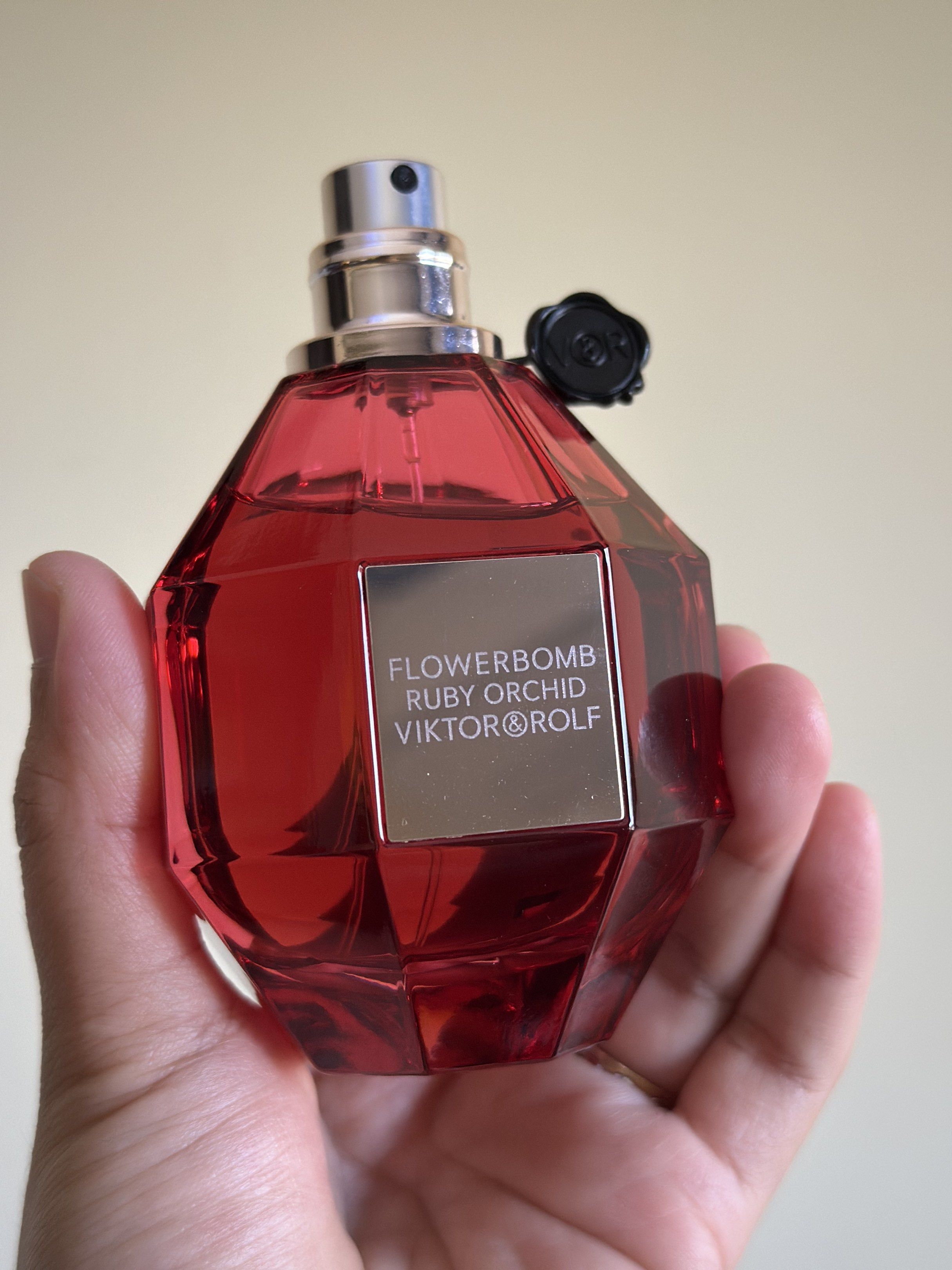 Viktor & Rolf Flowerbomb Ruby Orchid (Category: Fragrance & Deodorants) located in Santo Tomas. Submitted by yavi.essentials (Listing ID 1419870750, Image 1). Description: - Viktor & Rolf Flowerbomb Ruby Orchid perfume 100ml bottle (tester), bought from Luxecare SA during pandemic. See juice level. - Batch code: 22W300P.
