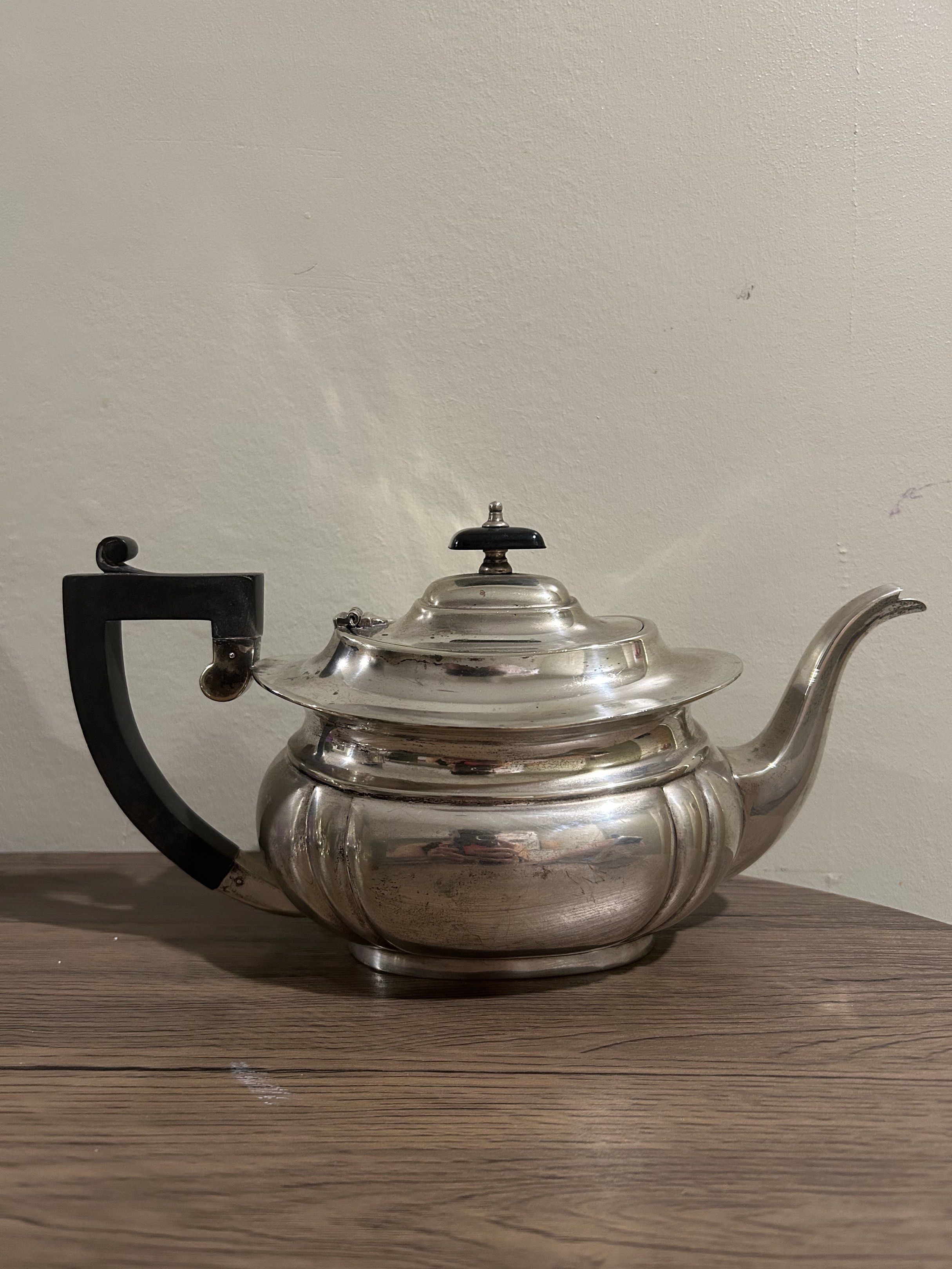 Vintage Silver plated Teapot (Category: Coffee & Tea Tableware) located in Bulacan. Submitted by YourCollection (Listing ID 1419965461, Image 2). Description: .