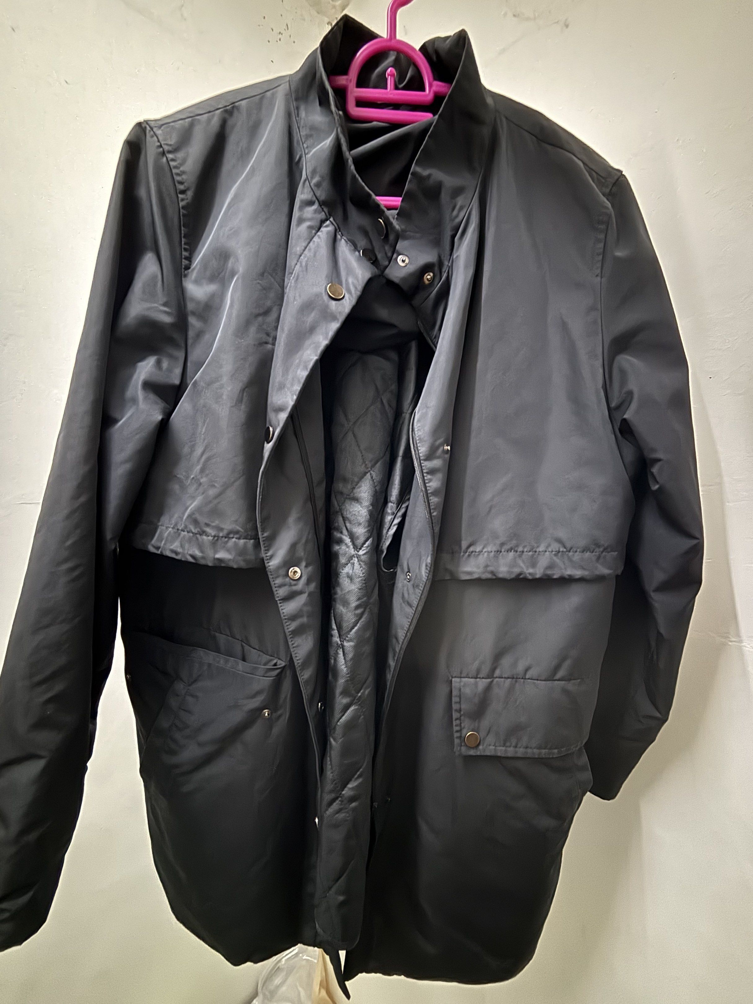 winter jacket (Category: Other Tops) located in Sungai Bakap. Submitted by preloved_senrose (Listing ID 1419896545, Image 2). Description: jacket winter . just nice blh pakai ja outer ni dan pakai baju lapis2 kat dalam..