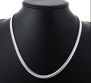 (Category: ) located in . Submitted by buysellcloset (Listing ID 1420112894, Image 1). Description: .
