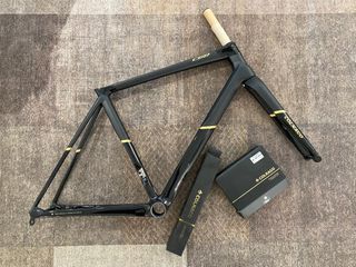 （分類：）位於 。 由 circlesbicycle 提交（商品編號 1420091069，圖片 1）。簡介： 。