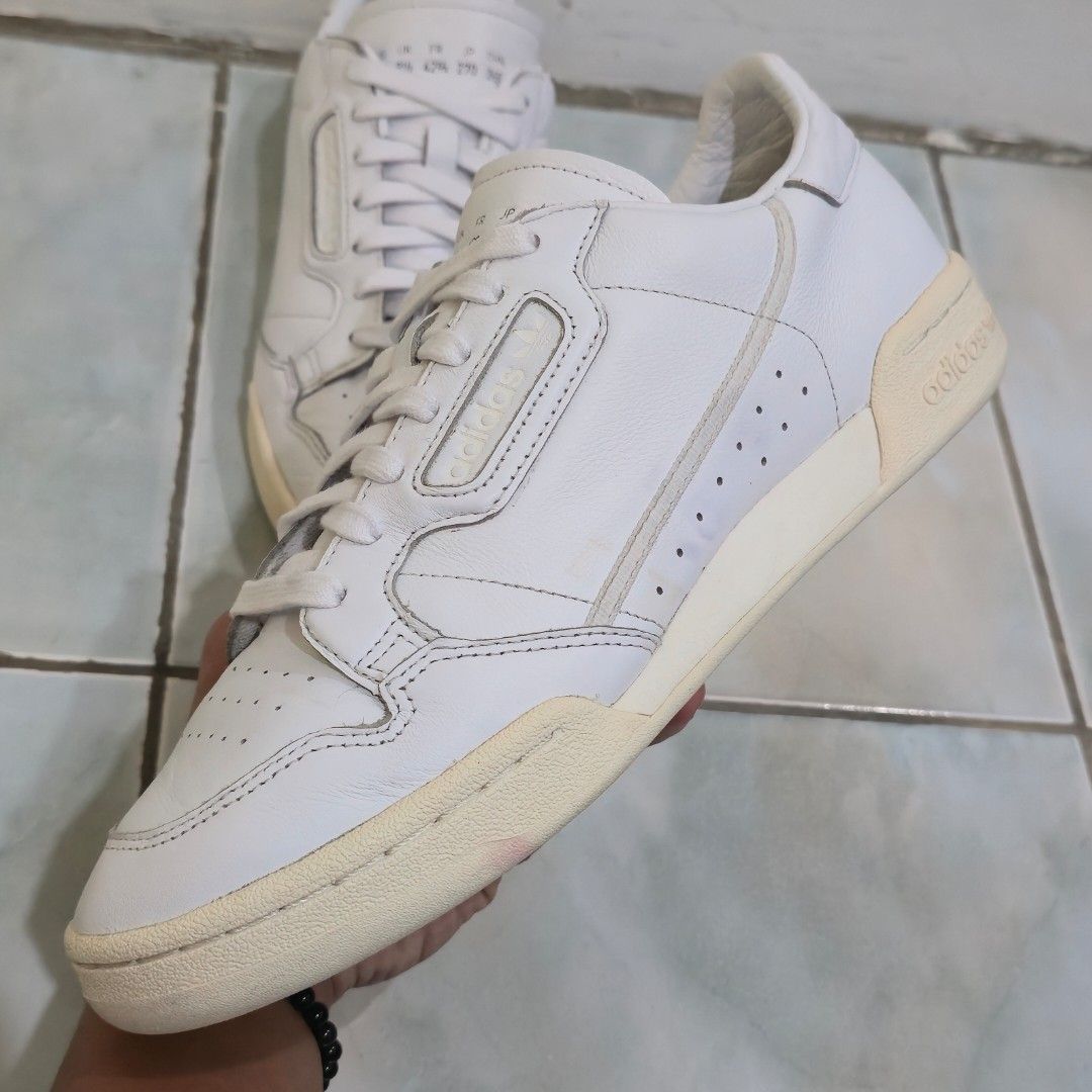 Adidas Continental 80 Triple White Sneakers (Category: Sneakers) located in Abucay. Submitted by pickd.pn (Listing ID 1420110693, Image 1). Description: Super ganda pa neto may sign of usage lang sa loob (see last photo). pero goods pa over all steal na to for its price👌.