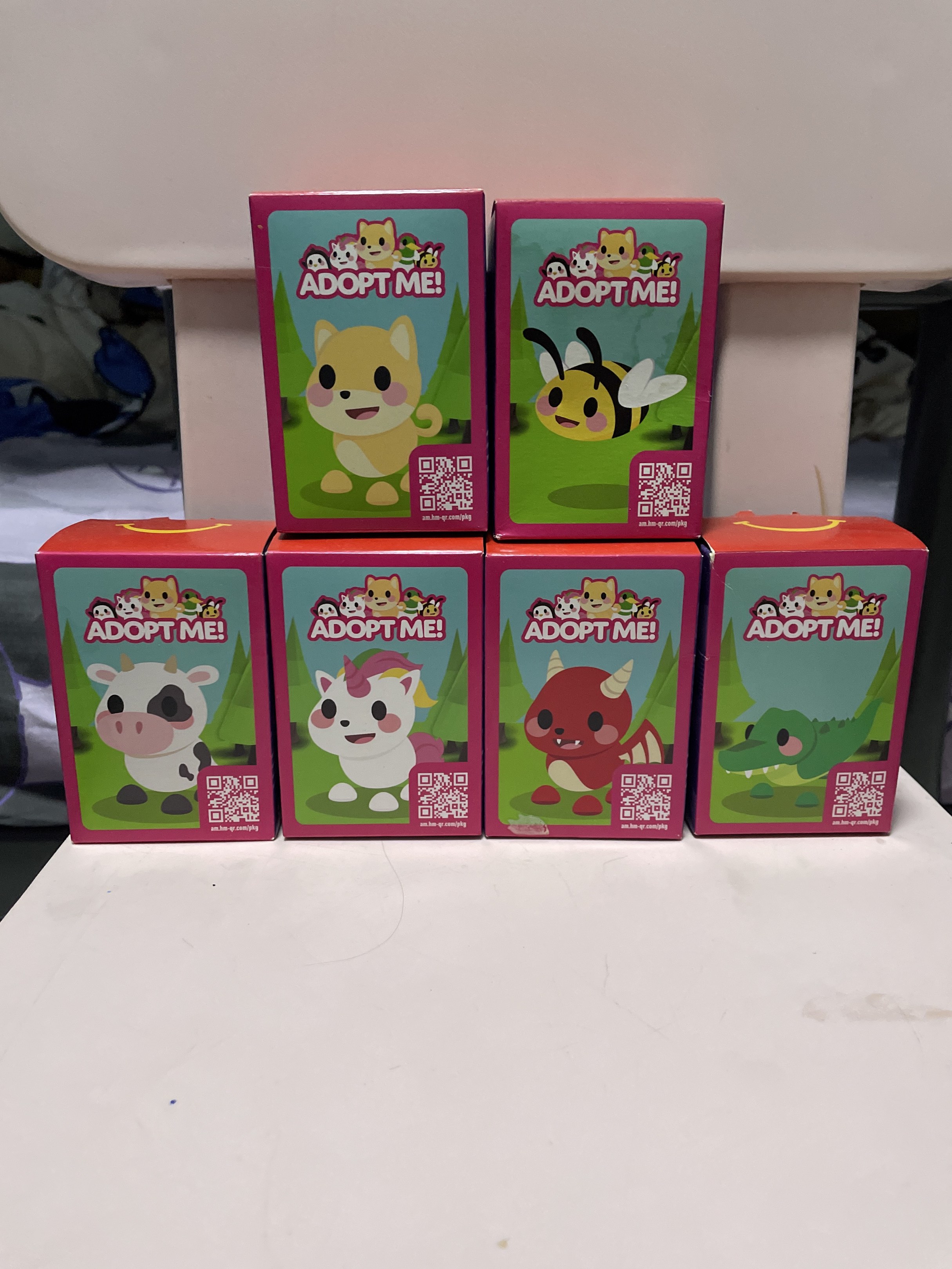 Adopt Me! Mystery Box Figures - Blind Box, Hobbies & Toys, Toys & Games ...