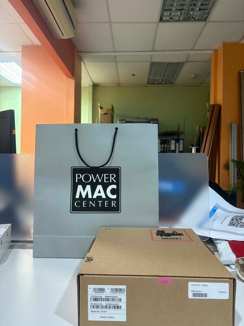 Airpods Max Midnight (Category: Headphones & Headsets) located in Pateros City. Submitted by mommypyong (Listing ID 1420112796, Image 3). Description: Brand New.