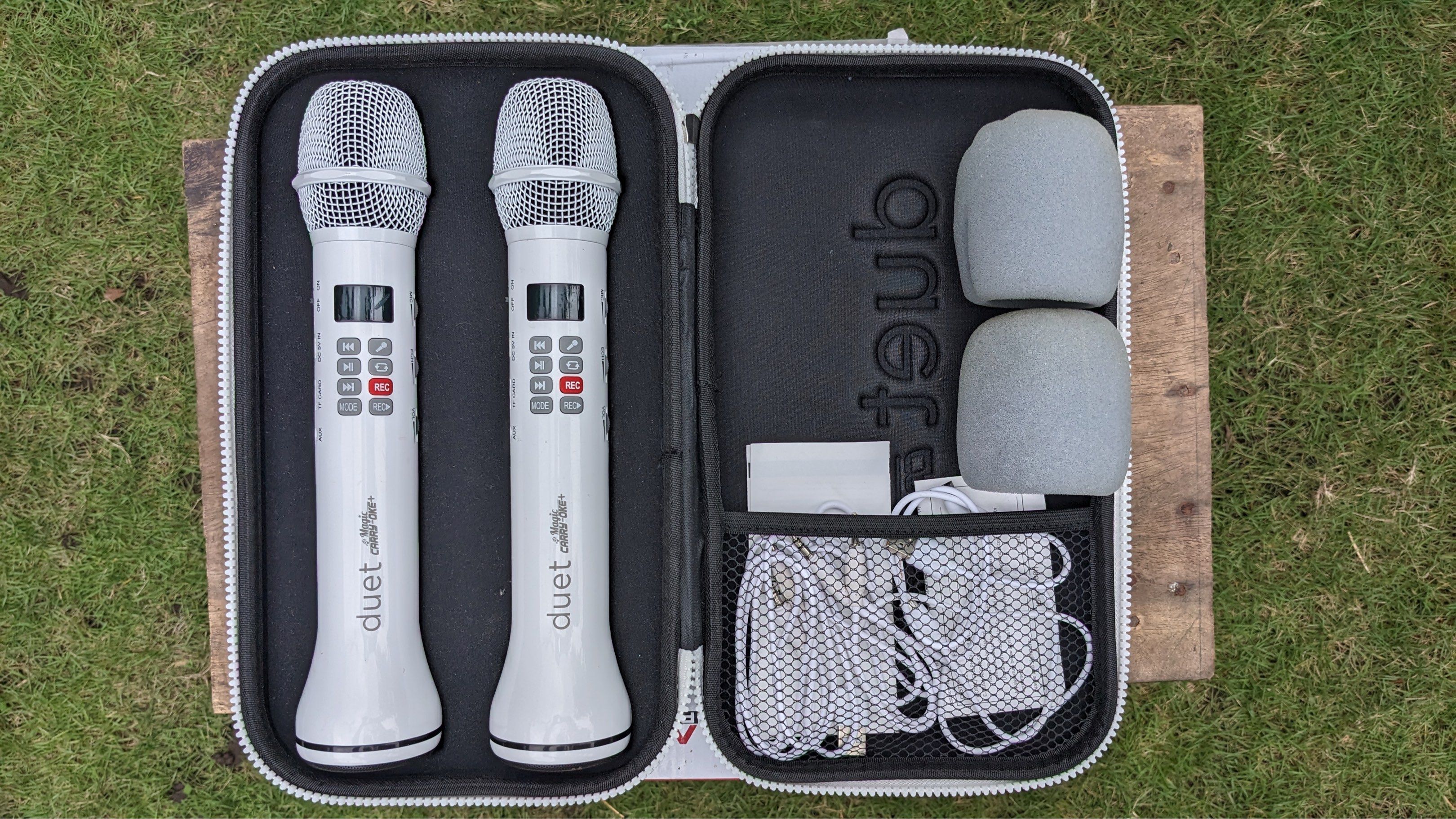 Amazing Products Duet Karaoke Microphone (Category: Microphones) located in Iriga City. Submitted by cuffph (Listing ID 1420033206, Image 1). Description: free shipping 😊.