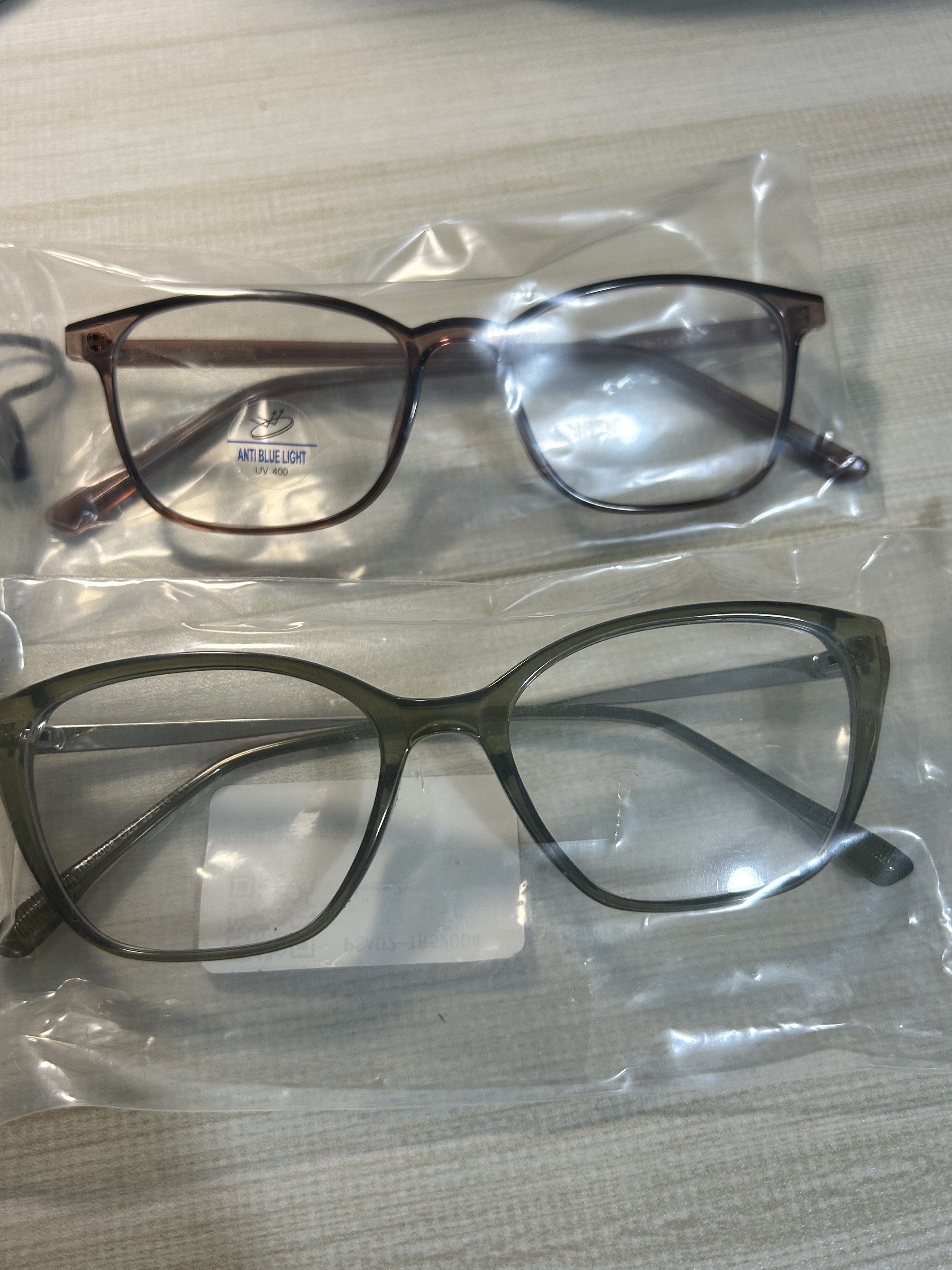 Anti-Blue Light Eyeglasses (Category: Sunglasses & Eyewear) located in Mandaluyong City. Submitted by notacoolkid (Listing ID 1420019293, Image 2). Description: - Available in brown and green frames - Features anti-blue light technology - Comes with a protective pouch - Perfect for long screen hours 300 for both.
