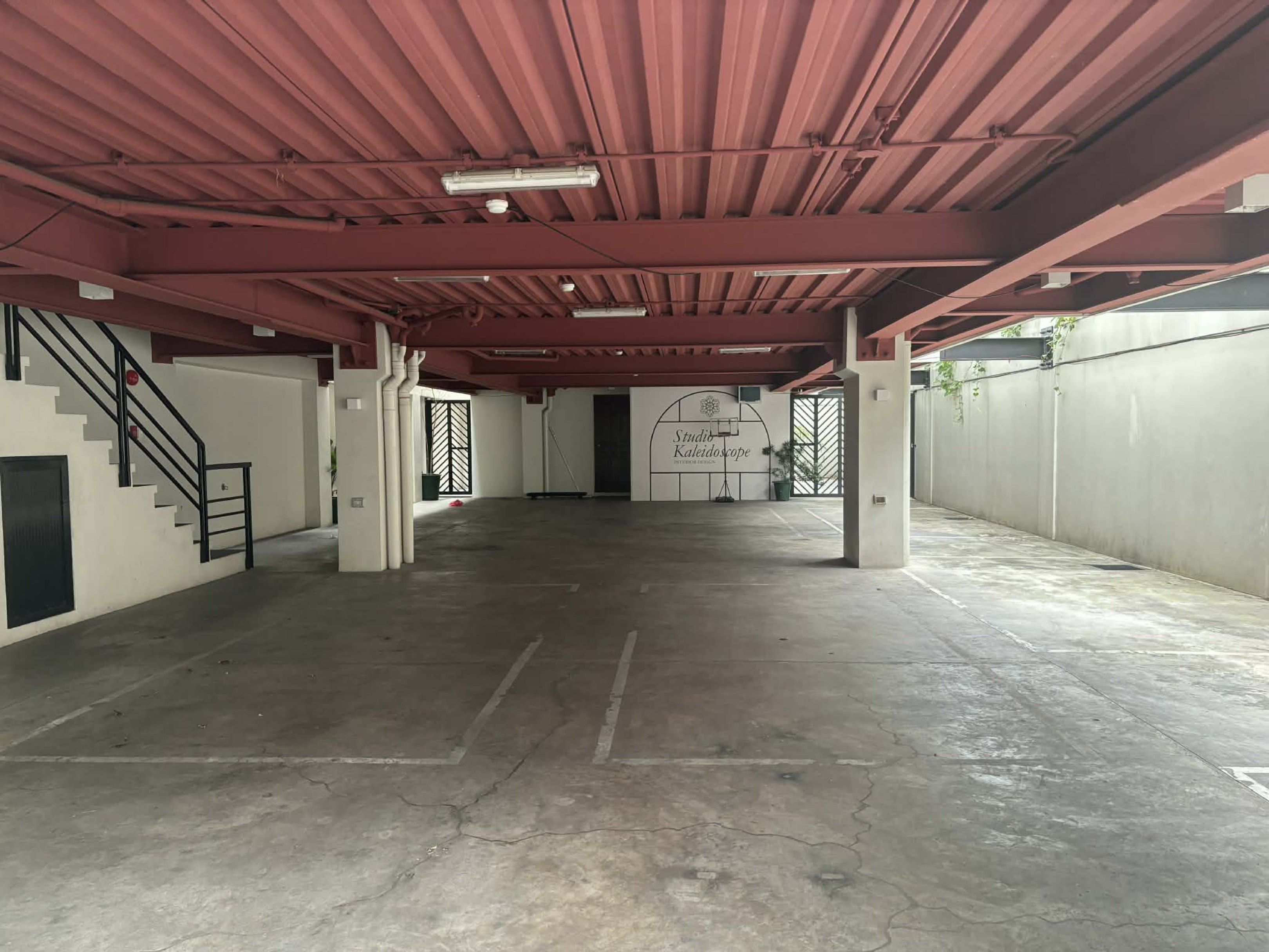 AFPOVAI Apartment 9-Unit for Sale (Category: Commercial) located in Paranaque City. Submitted by esprit23 (Listing ID 1420095621, Image 2). Description: 9-unit apartment for sale (studio, 1-bedroom, 2-bedroom) With parking and roofdeck For more inquiries and property price kindly call or message Ms Genelyn - 09162357486.