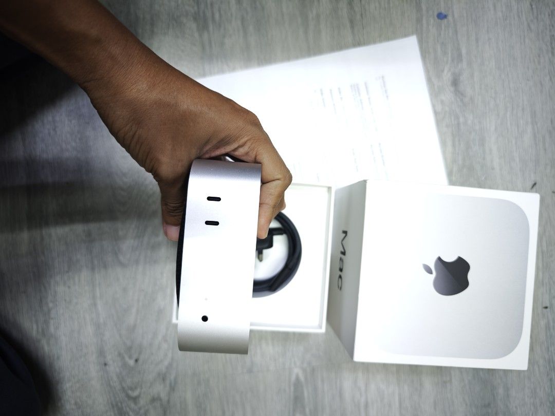 Apple Mac Mini - Like New Condition65561094324355111