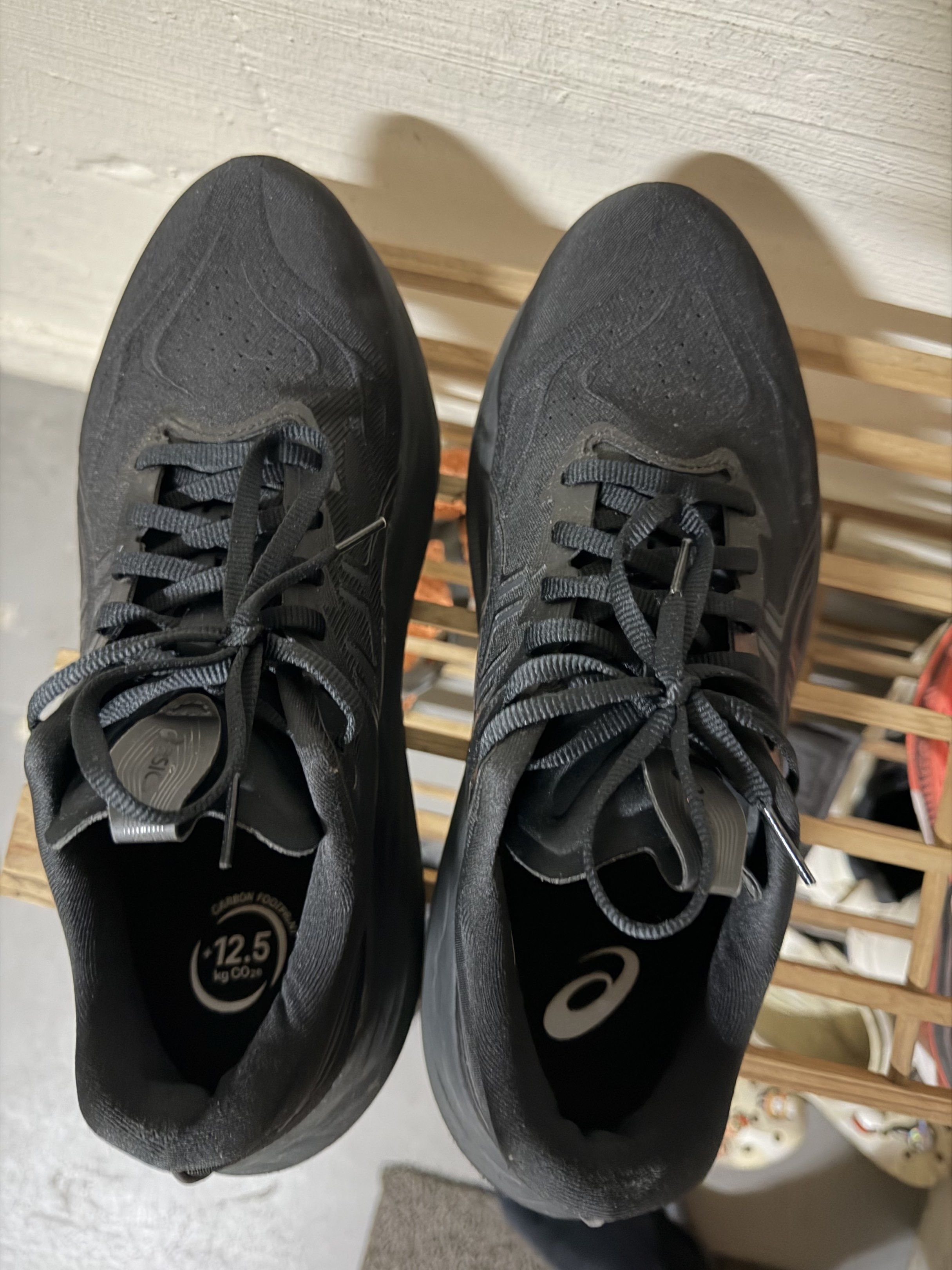 Asics GT-2000 14 Black - Wide (Category: Sneakers) located in Singapore. Submitted by hexalter (Listing ID 1420008316, Image 1). Description: Hi everyone! I am selling this used Asics GT-2000 14 Black - Wide Size:US9.5 Please take note this is a WIDE cutting. Box NOT included NO TRADE NO NEG LOW BALLERS WILL NOT BE ENTERTAINED PM FOR MORE INFO.