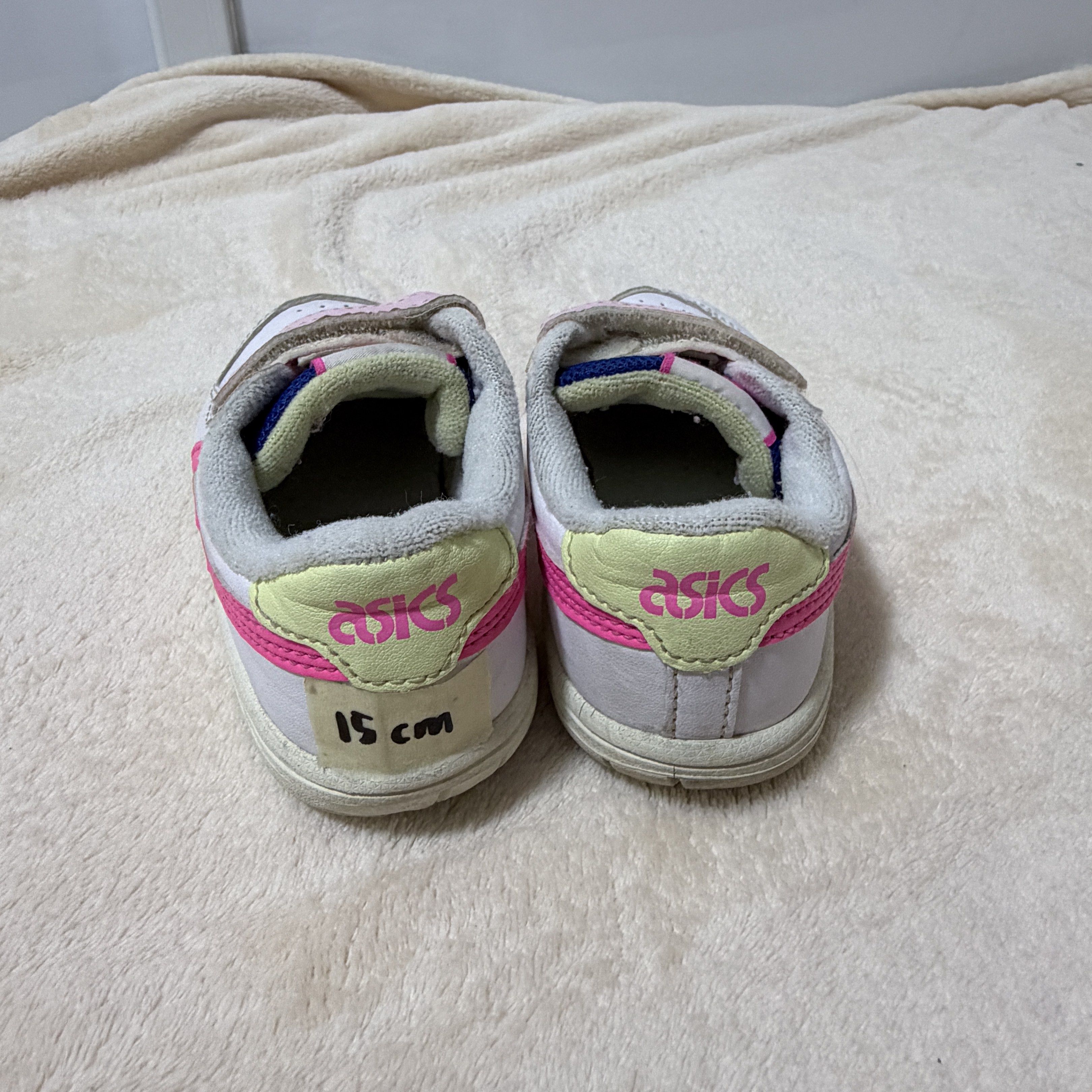 Asics Kids Shoes 15cm (Category: Babies & Kids Fashion) located in Batangas. Submitted by chloclo.declutter (Listing ID 1420012955, Image 2). Description: 15cm Good as everyday running shoe Needs wash .