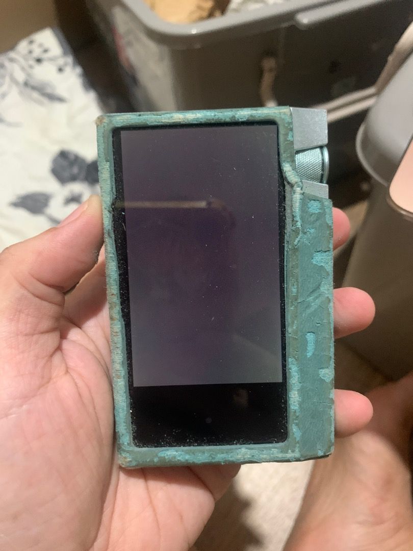 Astell & Kern ak70 mint MP3 Player w/ Case (Category: Portable Music Players) located in Marikina City. Submitted by oldschooljunkies (Listing ID 1420054445, Image 2). Description: original price: 20k~.