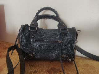 (Category: ) located in . Submitted by Dysml (Listing ID 1419987430, Image 1). Description: .