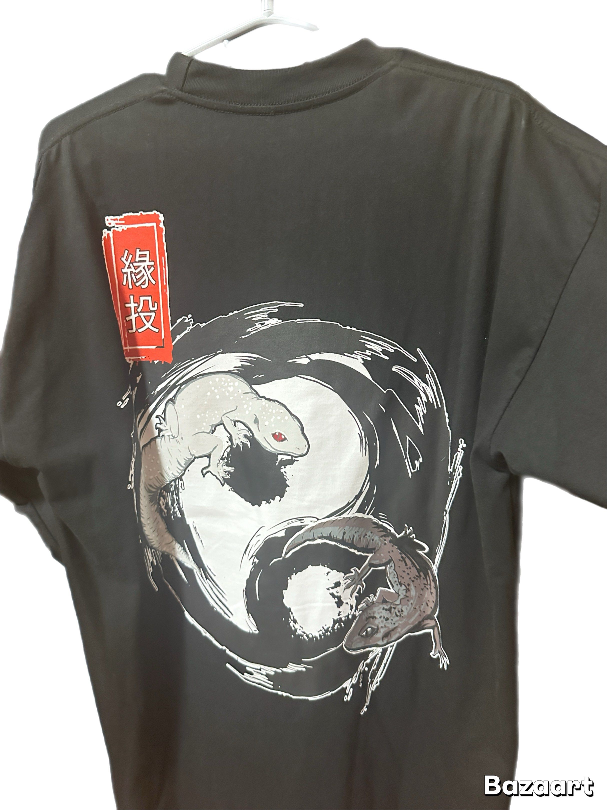 Black Oversized T-shirt with Yin Yang Design (Category: Tshirts & Polo Shirts ) located in Tagum. Submitted by itscookiemonster (Listing ID 1420135636, Image 1). Description: - YNTW brand - XXL oversized black t-shirt - Crew neck - Front: Yin yang design - Back: Leopard Gecko illustration with Japanese characters.