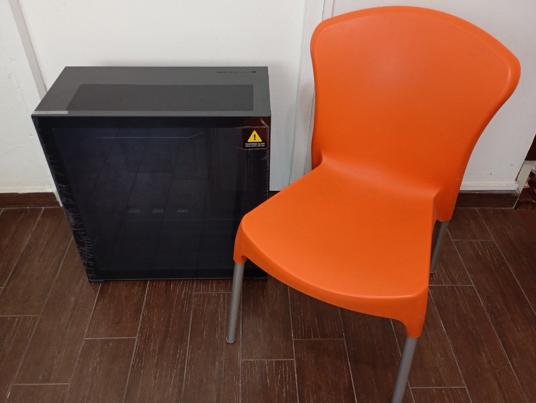 Black PC Case - Unknown Brand464986667924203520