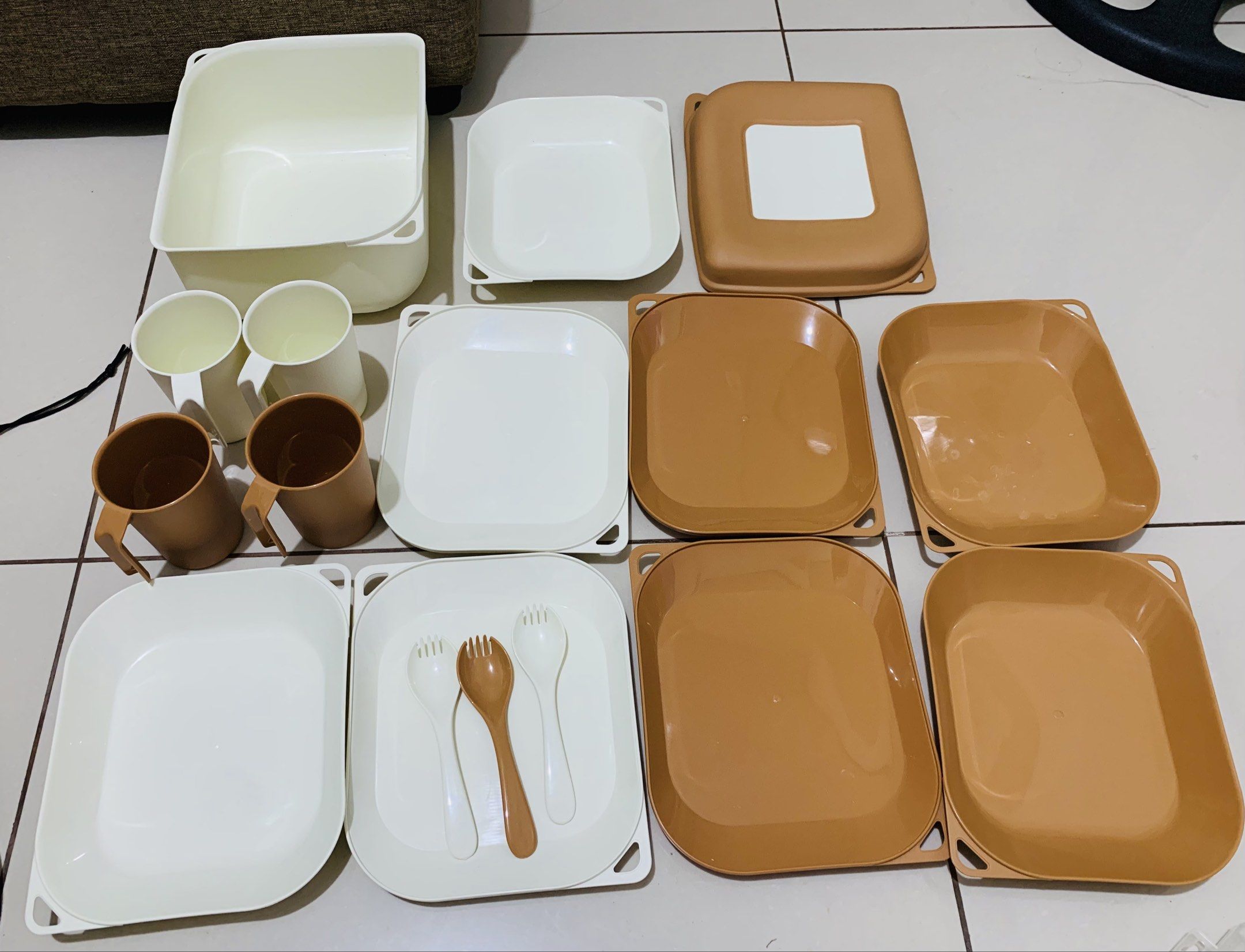 Aesthetic Camping/Picnic Tableware Set (Plates, Sporks, Cups, Container) (Category: Hiking & Camping) located in Caloocan City. Submitted by yssvc (Listing ID 1420122804, Image 2). Description: - Complete outdoor camping tableware set - Includes plates, cups, sporks, and storage box - used just once - missing one brown spork - decluttering - bought 628 php.