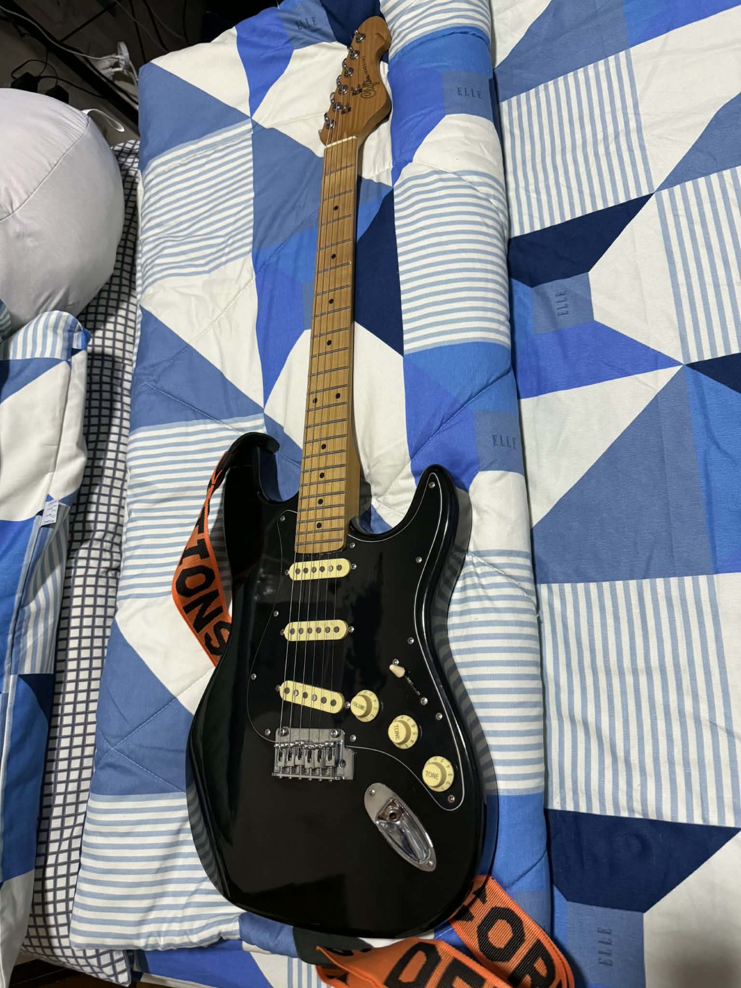 Clifton Maestro Electric Guitar (Category: Musical Instruments) located in Bulacan. Submitted by paola02 (Listing ID 1420130202, Image 1). Description: Clifton maestro mint condition parang bnew. Stainless frets palang sulit na, with bag NO ISSUE can check to sawa sa personal Pm me Loc: Valenzuela pwede meet up SM North or Trinoman.