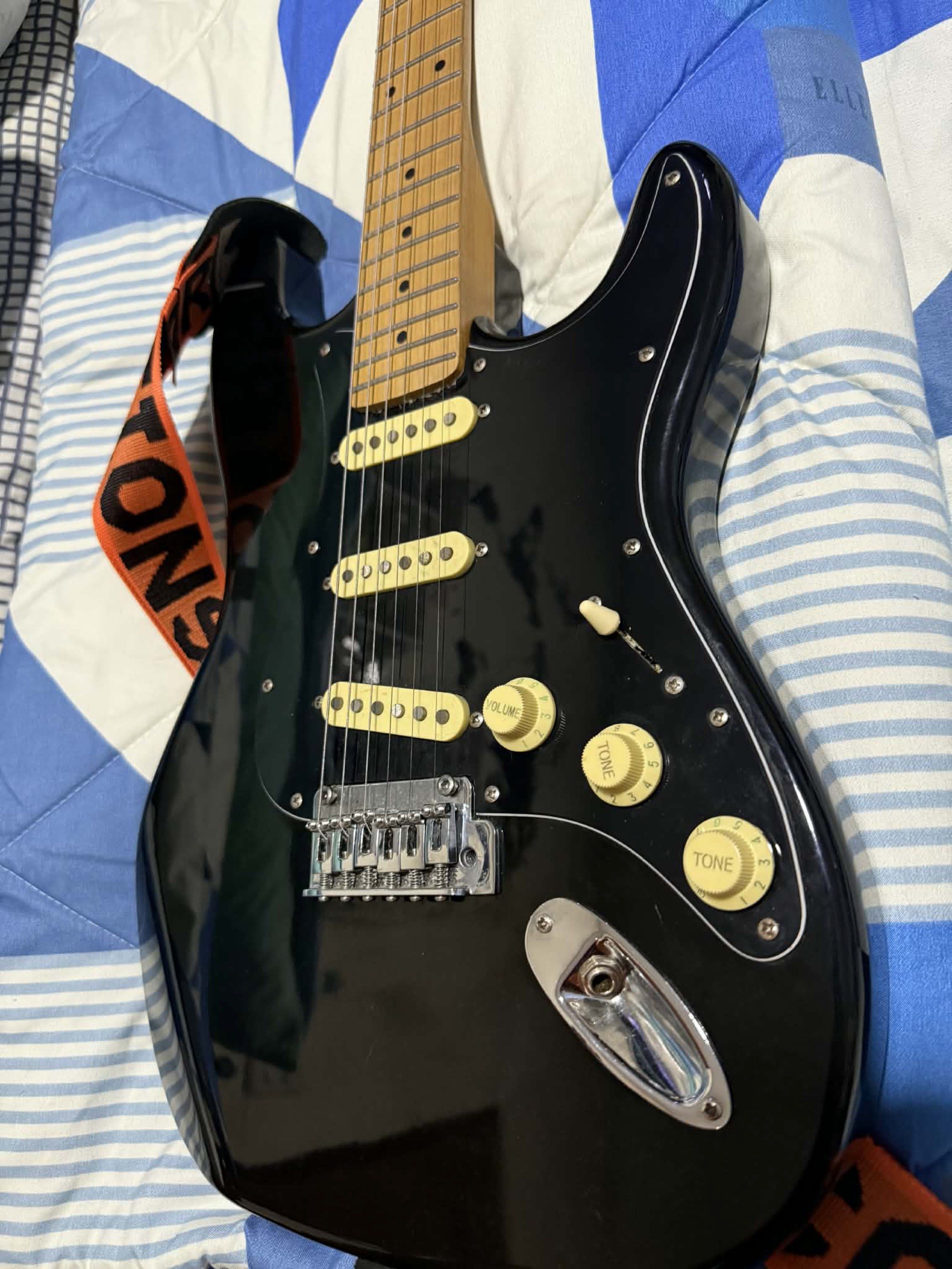 Clifton Maestro Electric Guitar (Category: Musical Instruments) located in Bulacan. Submitted by paola02 (Listing ID 1420130202, Image 2). Description: Clifton maestro mint condition parang bnew. Stainless frets palang sulit na, with bag NO ISSUE can check to sawa sa personal Pm me Loc: Valenzuela pwede meet up SM North or Trinoman.