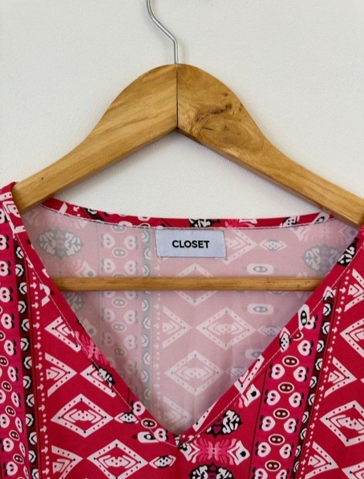 Closet Red Printed Maxi Dress (Category: Dresses) located in Angono. Submitted by ClosetCleanUp (Listing ID 1420097387, Image 3). Description: length: 49.5 inches/126cm garterized waist.