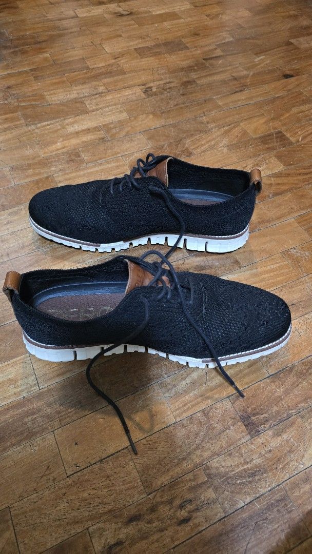Cole Haan ZERØGRAND Shoes (Category: Dress Shoes) located in Mandaluyong City. Submitted by migdlp (Listing ID 1420138558, Image 3). Description: used with care. no damages at all, minor signs of wear. super comfortable. rfs: decluttering.