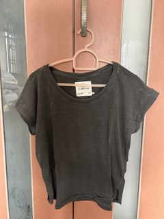 (Category: ) located in . Submitted by stylemarketsg (Listing ID 1420035837, Image 1). Description: .