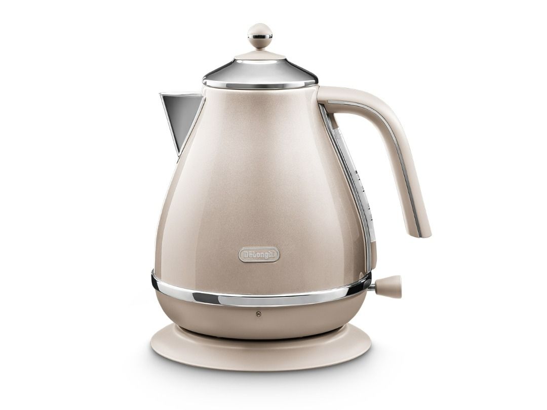 De'Longhi Icona Metallics kbot2001.bg (Category: Kettles & Airpots) located in Manila. Submitted by diatomic8 (Listing ID 1419984438, Image 3). Description: De'Longhi Icona Metallics electric kettle -Easily fill to the desired level using the transparent water level indicator and convenient swivel base -Easy cleaning thanks to the removable anti-scale filter -Glossy, metallic finish in stylish beige -Water capacity up to 1.7 litres Dimensions (wx