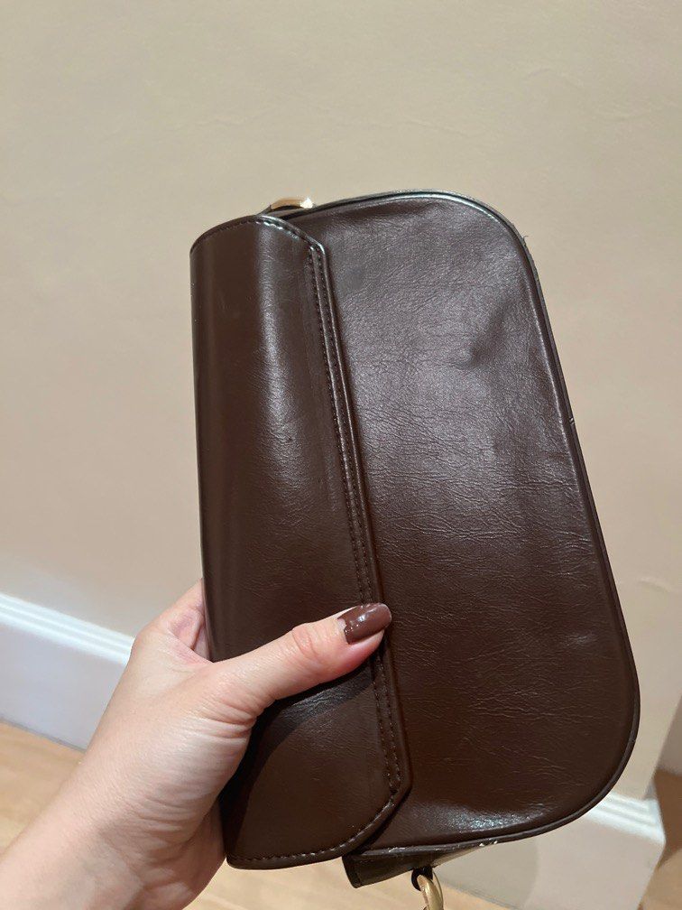 Donkie (Category: Cross-body Bags) located in Manila. Submitted by thriftfactor (Listing ID 1420086347, Image 3). Description: .