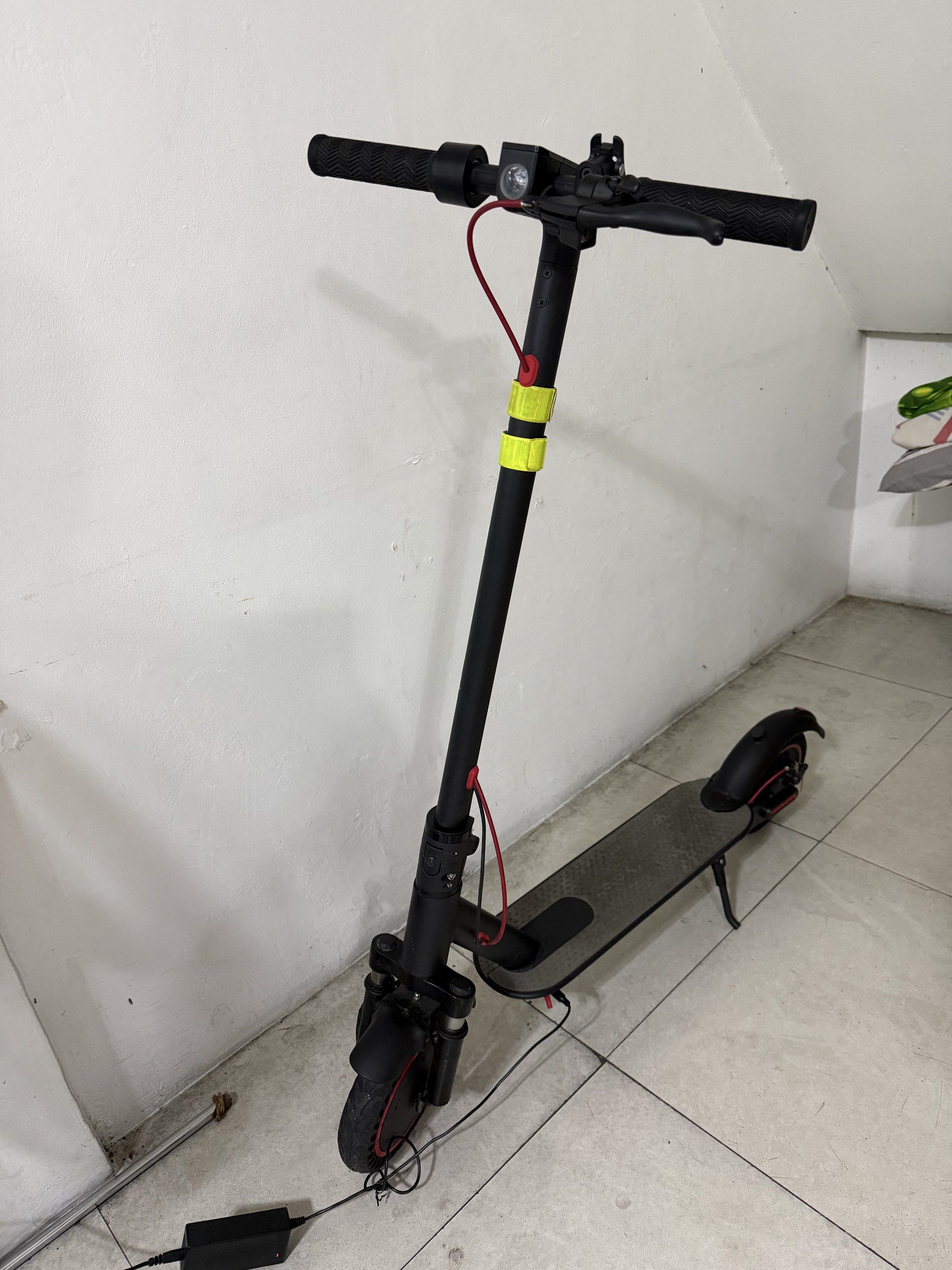 Electric Scooter Hendersun M365 Pro Foldable upgraded (Category: Other Sports Equipment and Supplies) located in Manila. Submitted by eairam (Listing ID 1420115352, Image 3). Description: Comes with FREEBIES: Helmet, Knee pads, arm pads, reflector light, storage bag. NO DAMAGE NO HIDDEN ISSUE LIKE NEW!! Very Smooth! USED 5x lang SPECS POSTED ON PHOTOS JUST SWIPE CAN SEND MORE PICTURES & VIDEOS 102 cm 40” L x 115cm 45” H PM FOR MORE INFO..